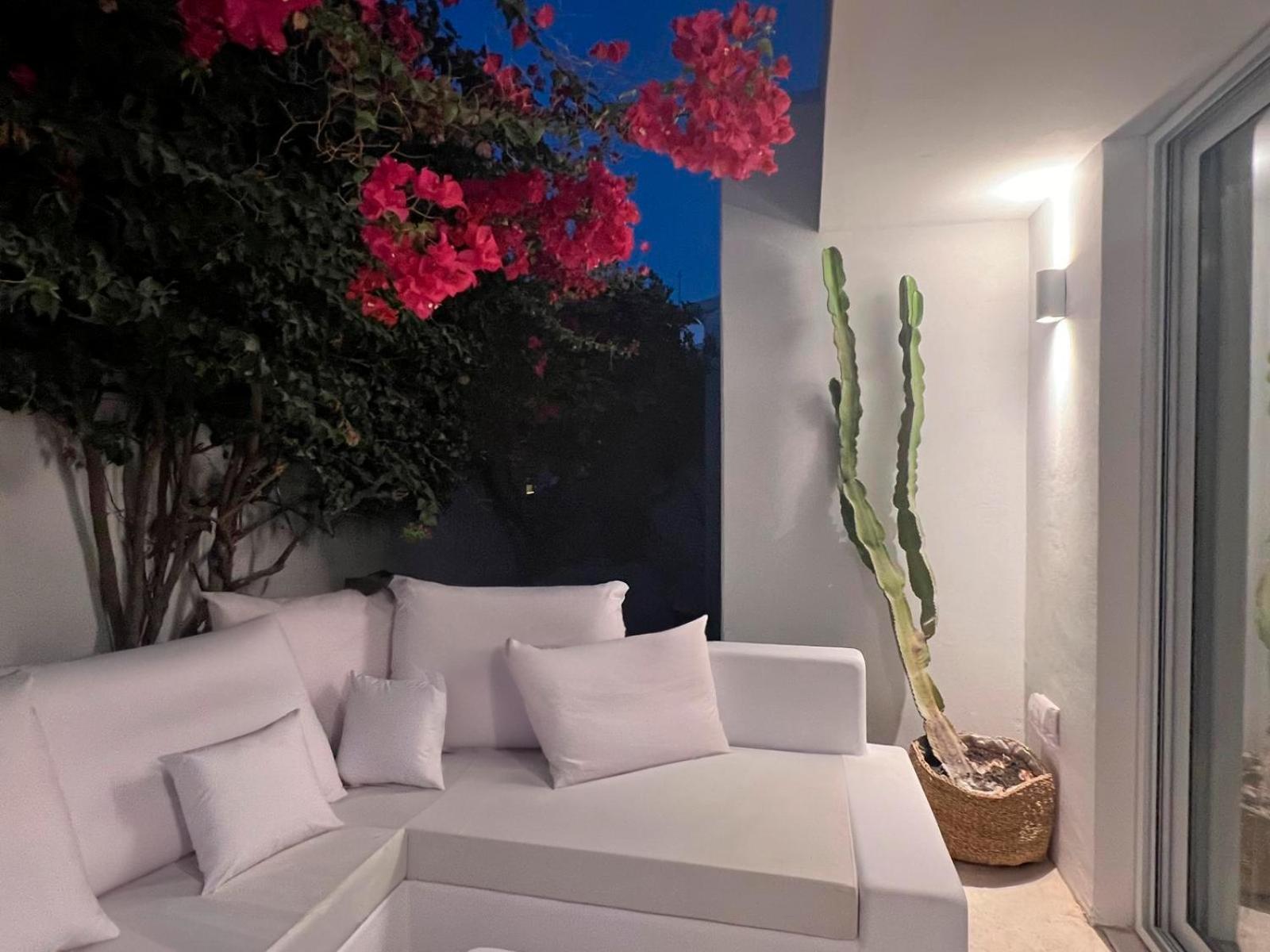 Sunset Deluxe And Apartment Paphos