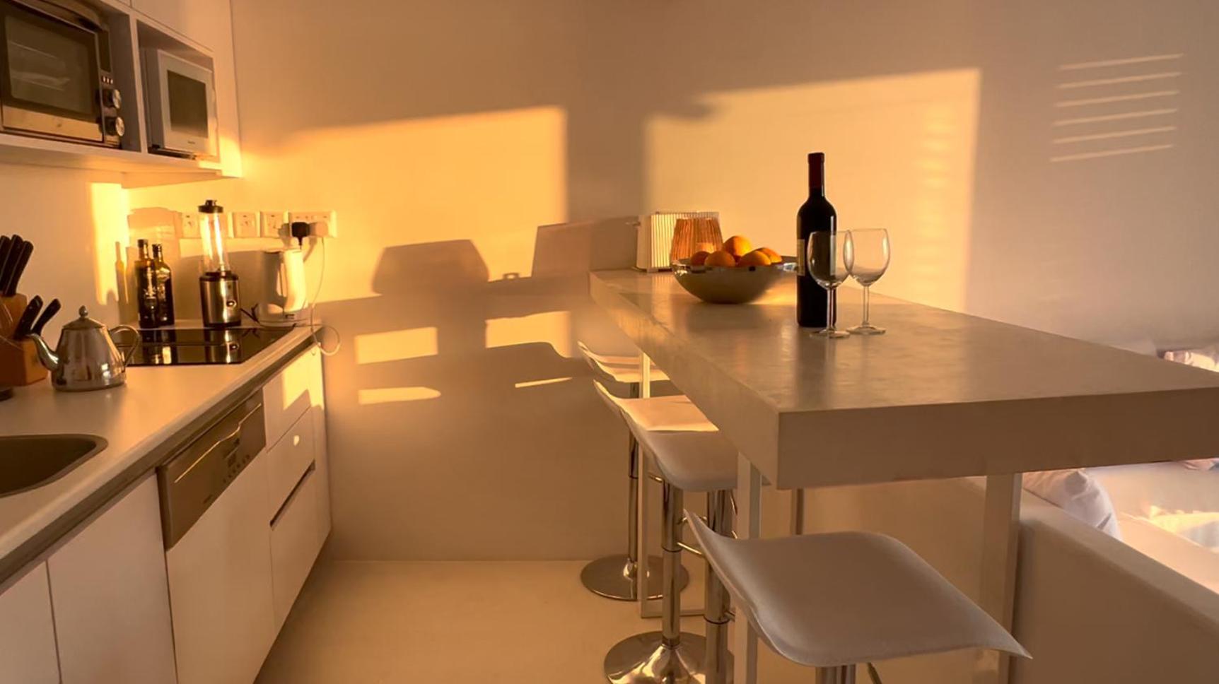 Sunset Deluxe And Apartment