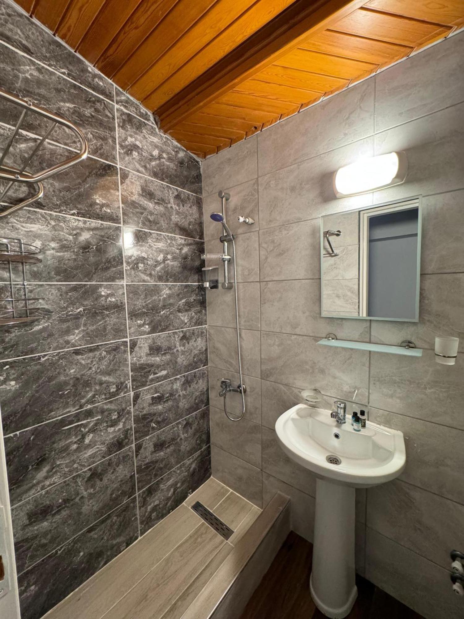 Hotel The Rocas