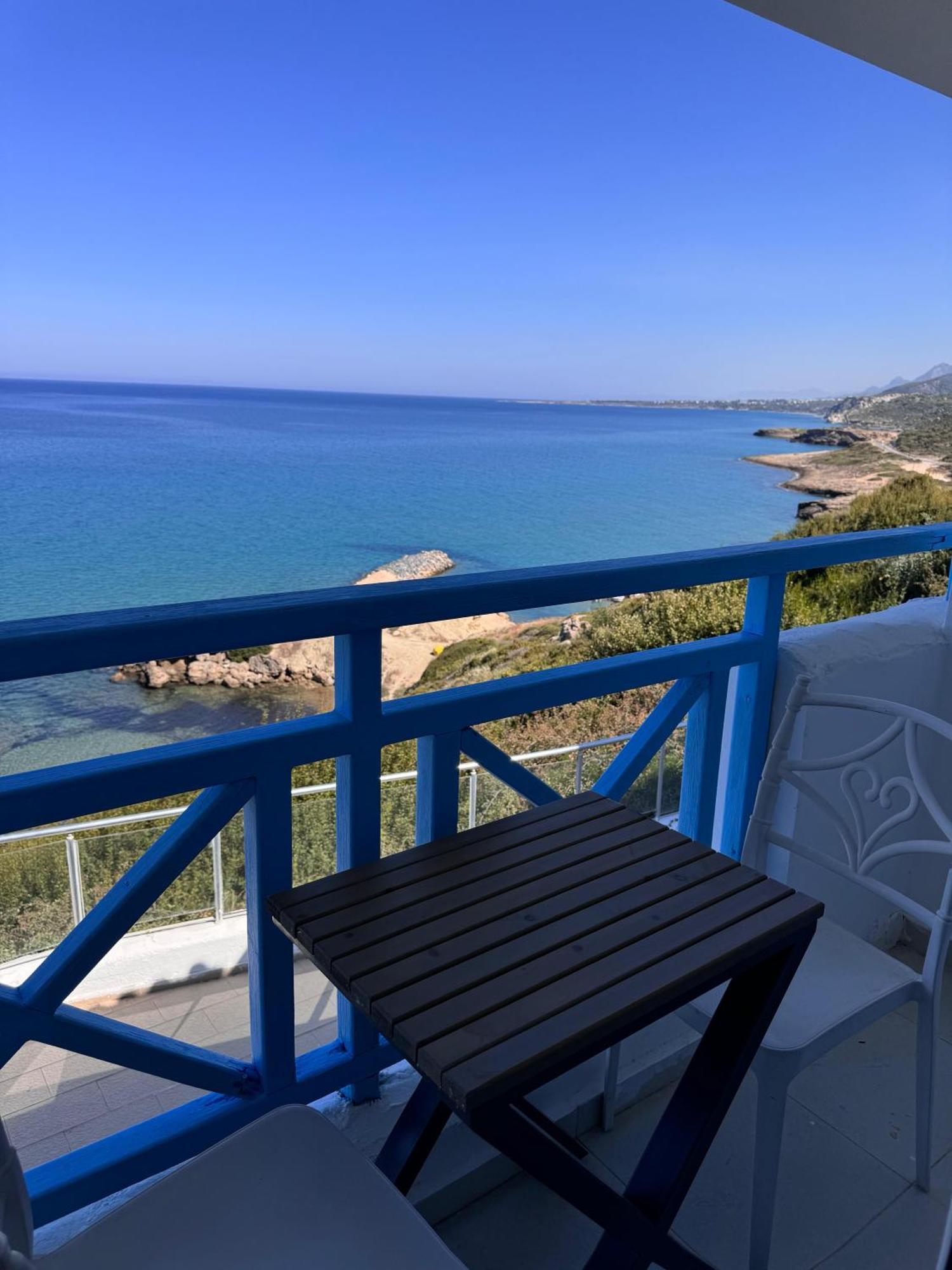The Rocas Hotel *