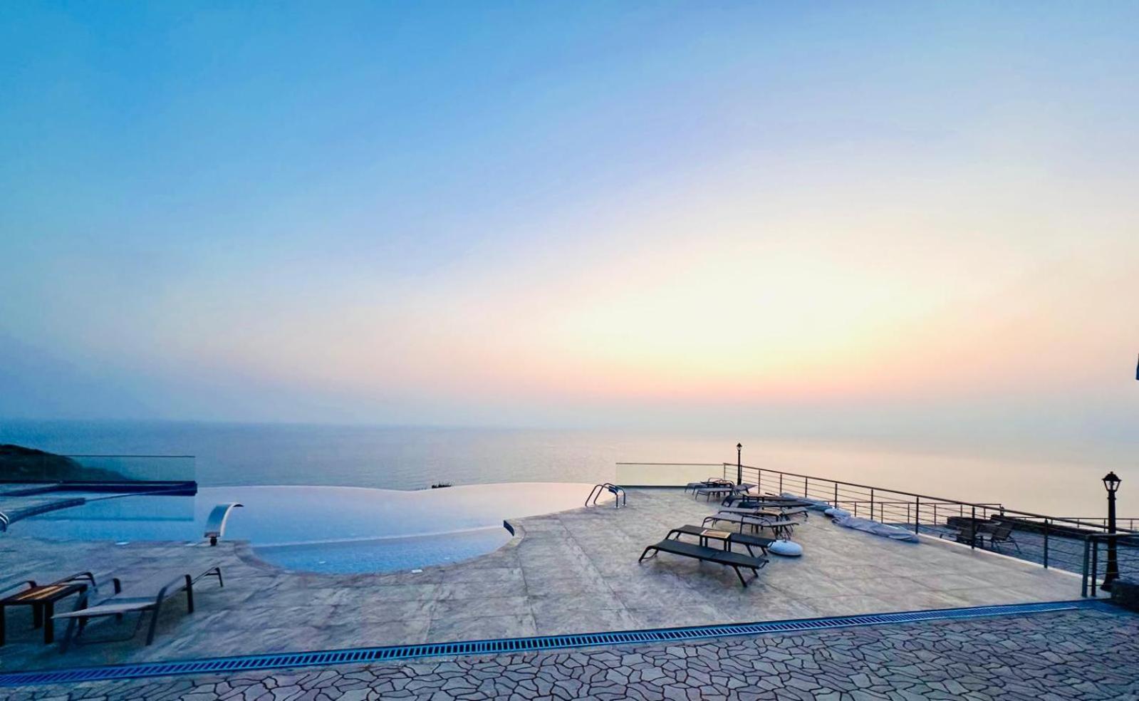 Hotel The Rocas