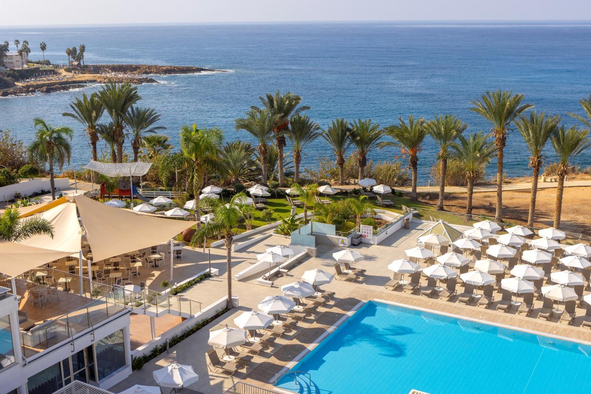 Queens Bay Hotel 4*