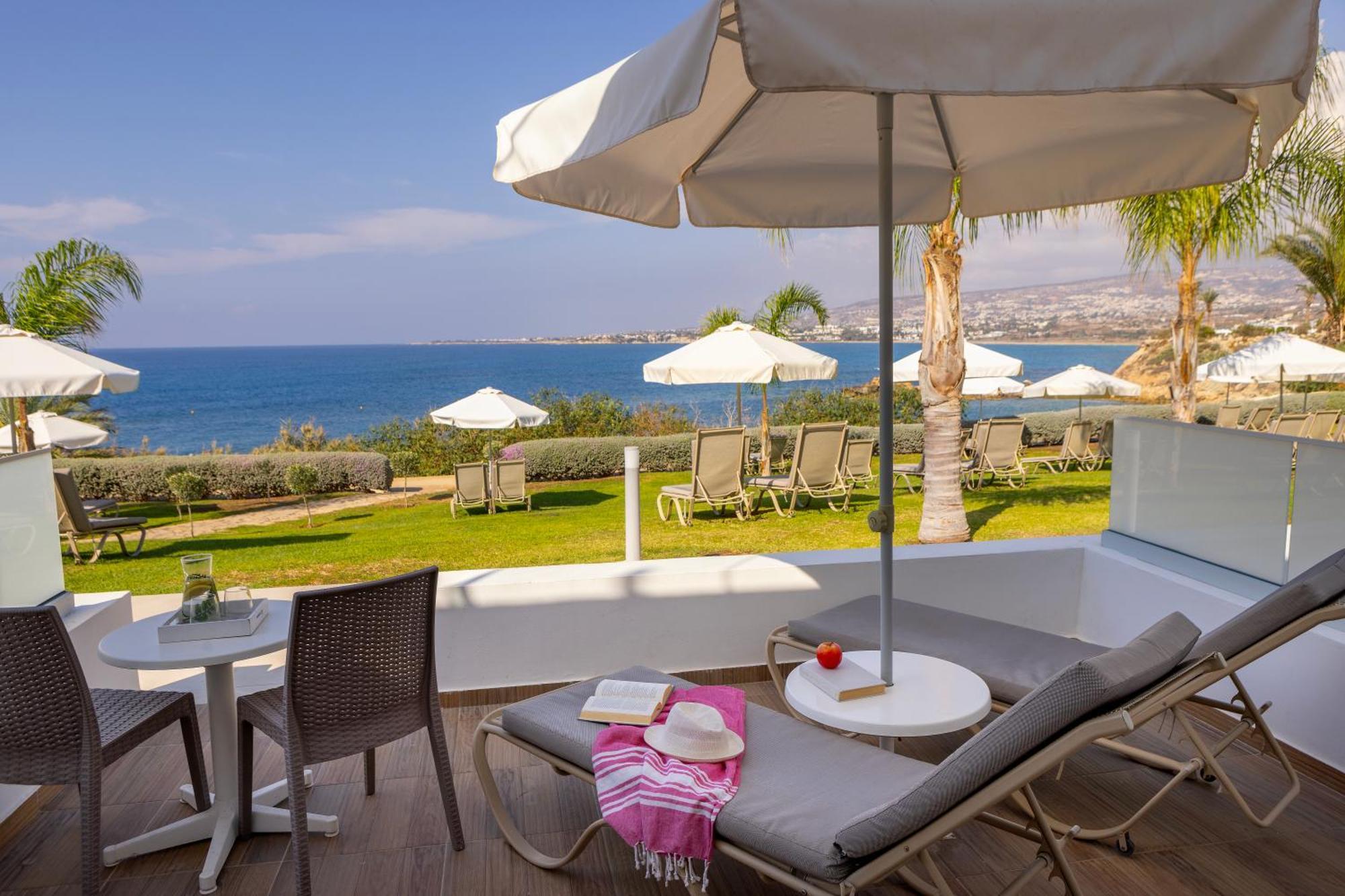 Queens Bay Hotel 4*