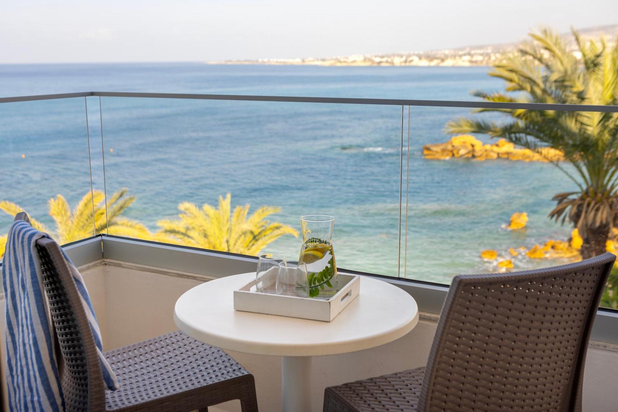 Queens Bay 4* Kissonerga