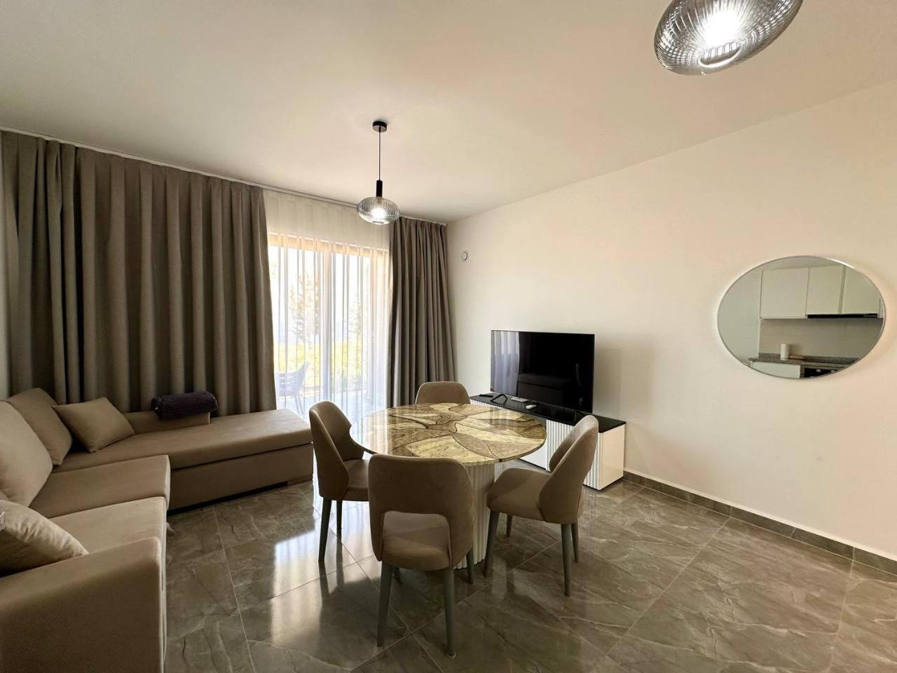 Apartment Dejablue, Block F2, Unit 12 Kalogrea