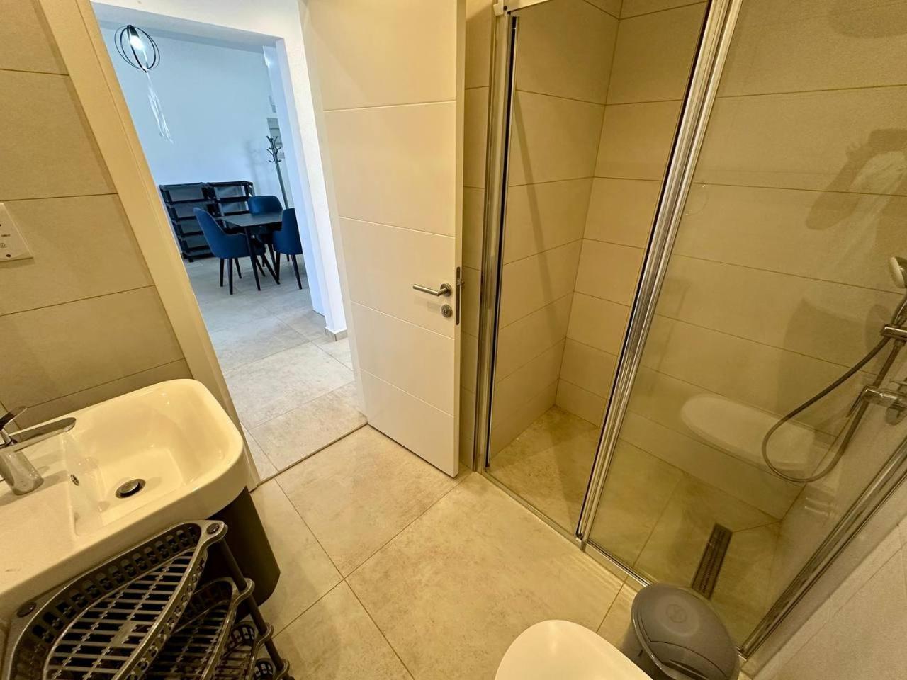 Apartment Retreat Site, Block A1, Unit 1