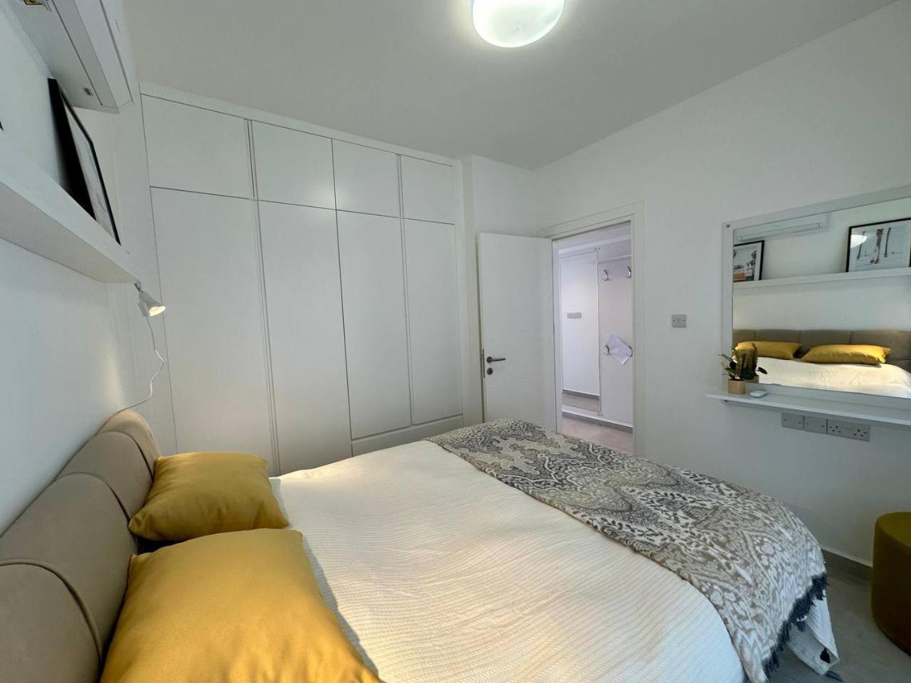 Deja Blue Phase 2 Block C No 4 Apartment