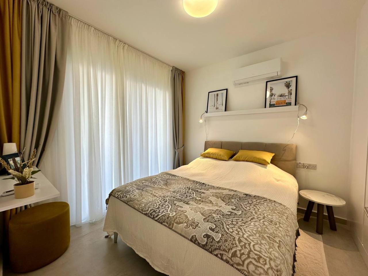 Deja Blue Phase 2 Block C No 4 Apartment