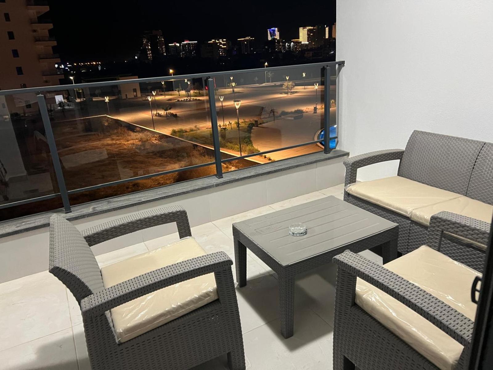 Caesar Didious Apartment *