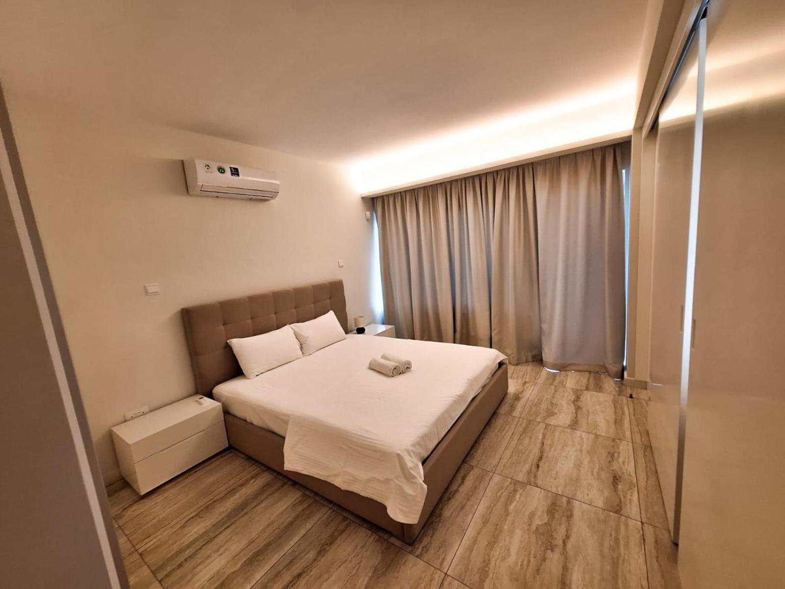 Emerald Apartment