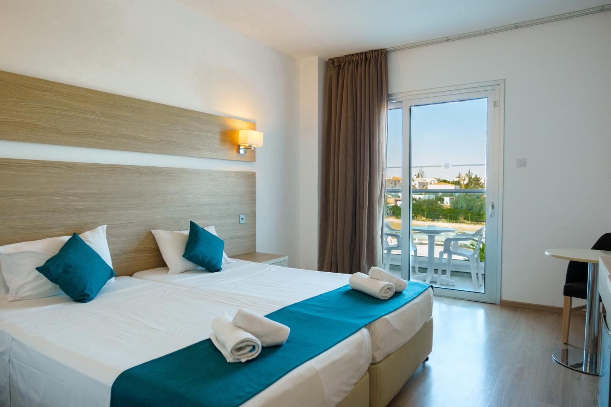 Hotel Kapetanios Bay