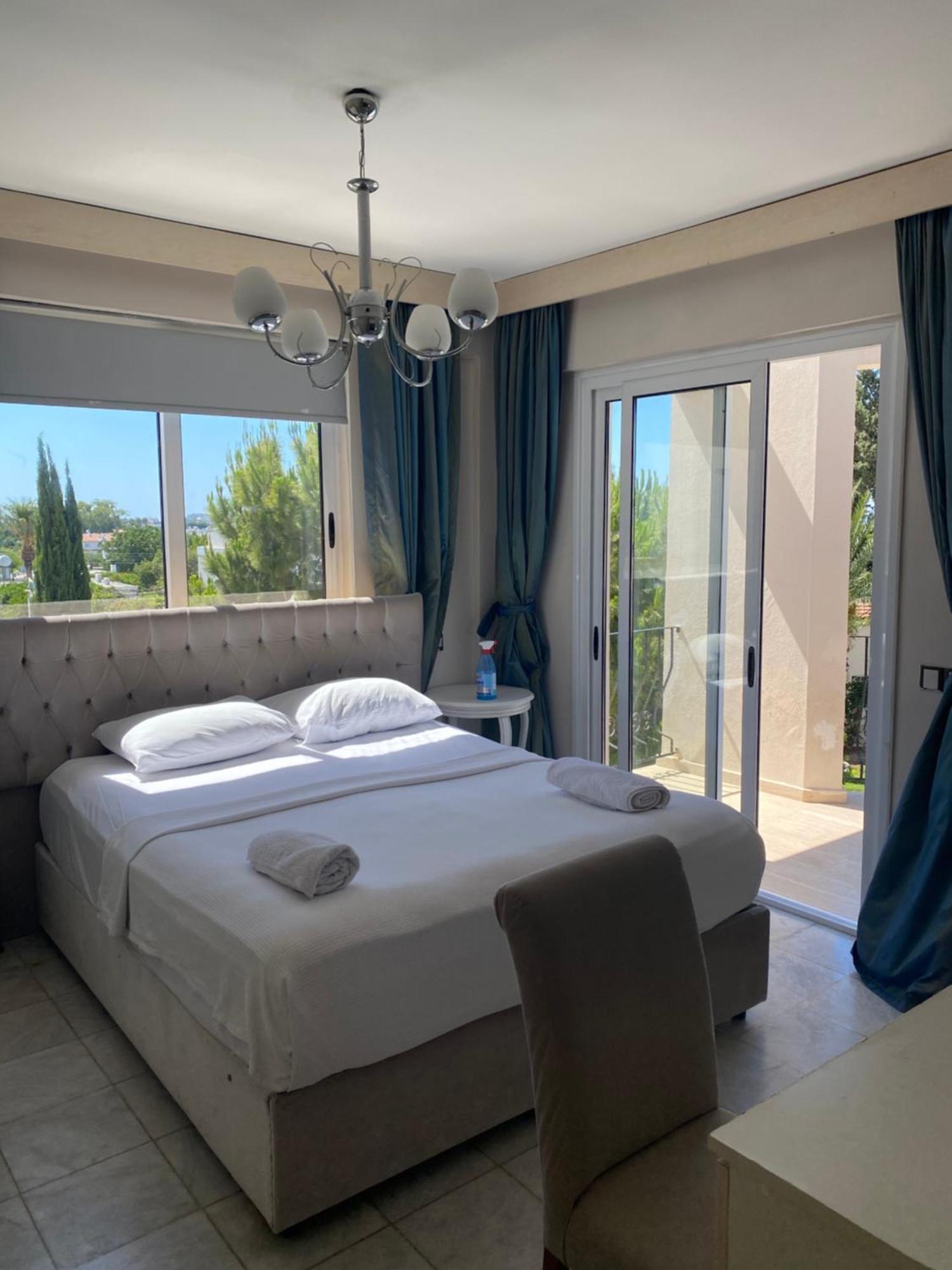 Hotel The & 3*