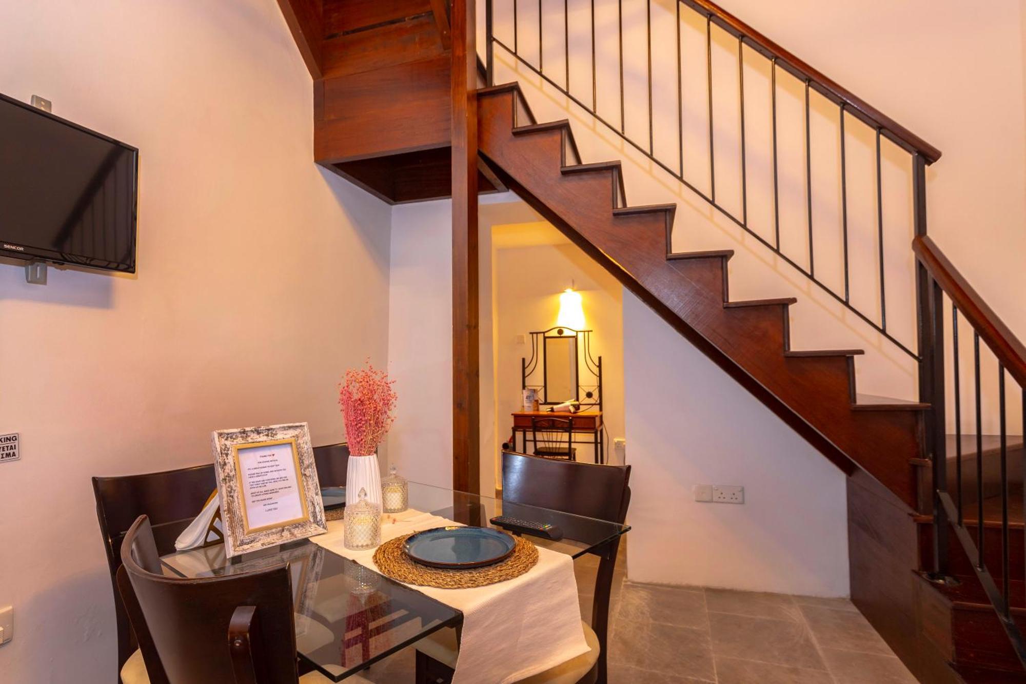 Kozakos Luxury House