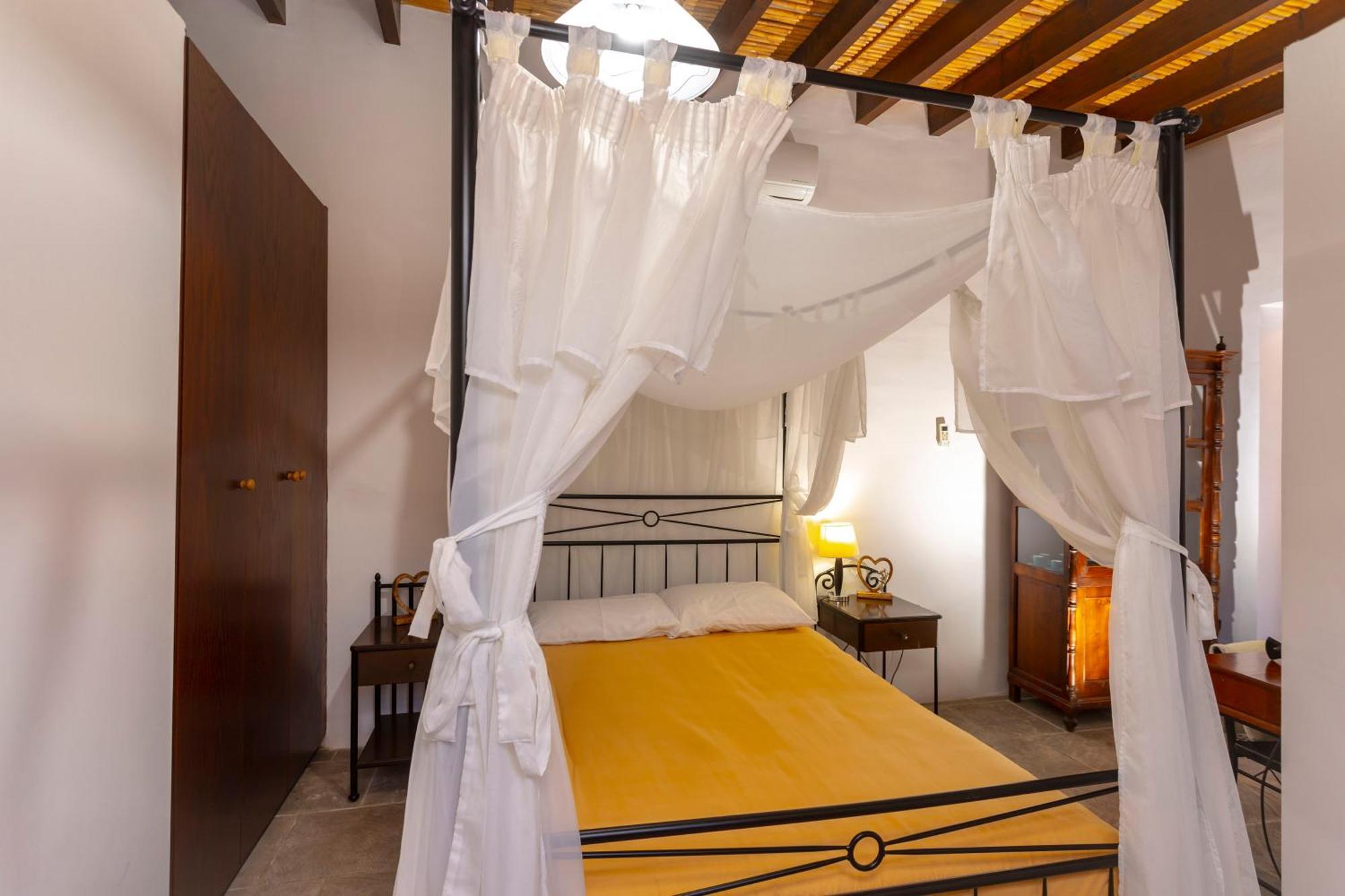 Kozakos Luxury House