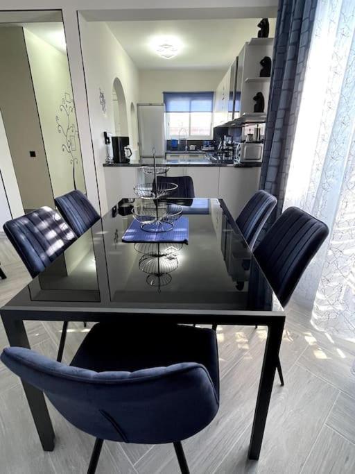 Boutique Family Design Near Sea Villa *