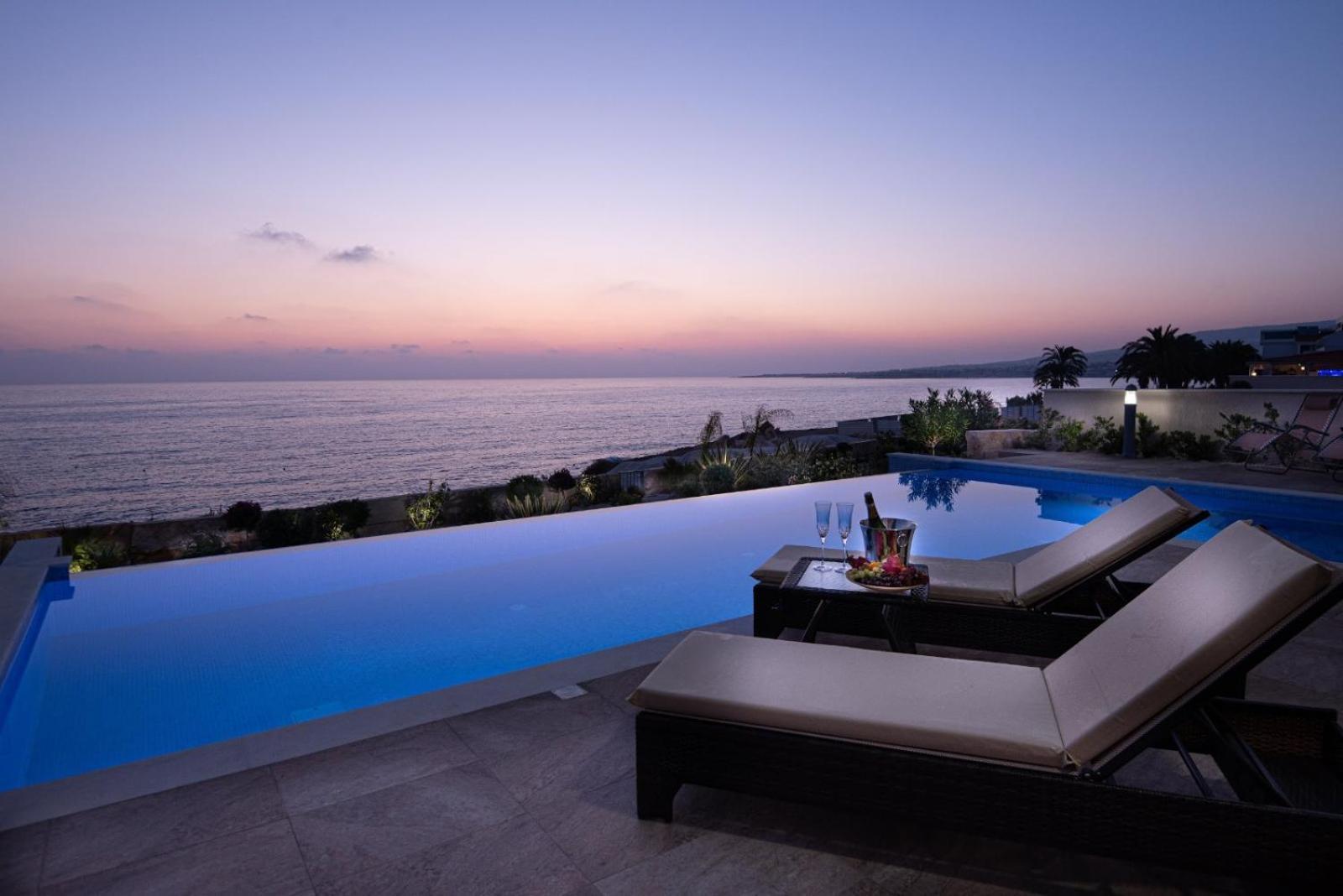 Olymp Luxury C - Seafront Elegance With Infinity Pool And Exclusive Lifestyle Kissonerga