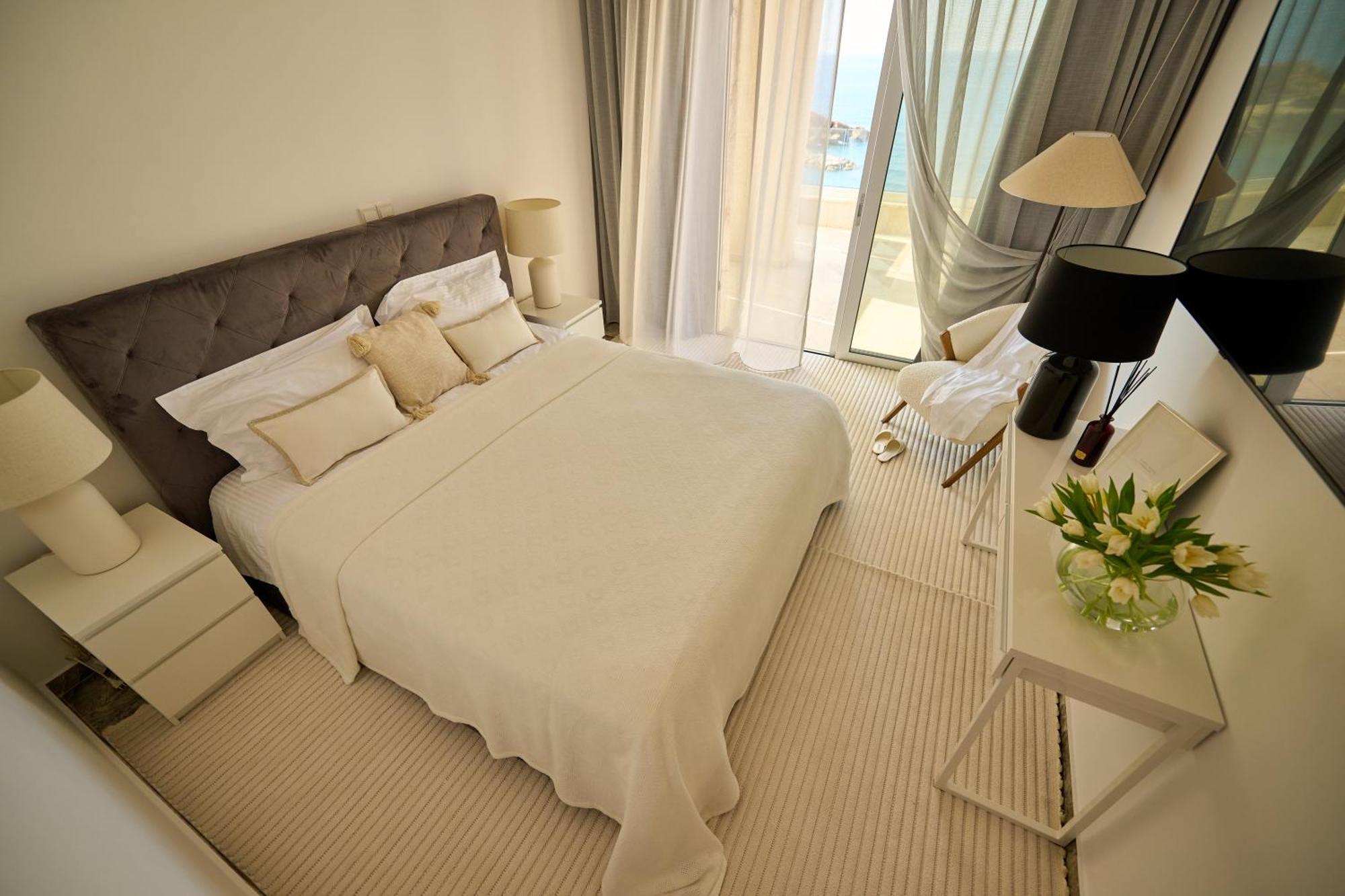 Olymp Luxury C - Seafront Elegance With Infinity Pool And Exclusive Lifestyle *