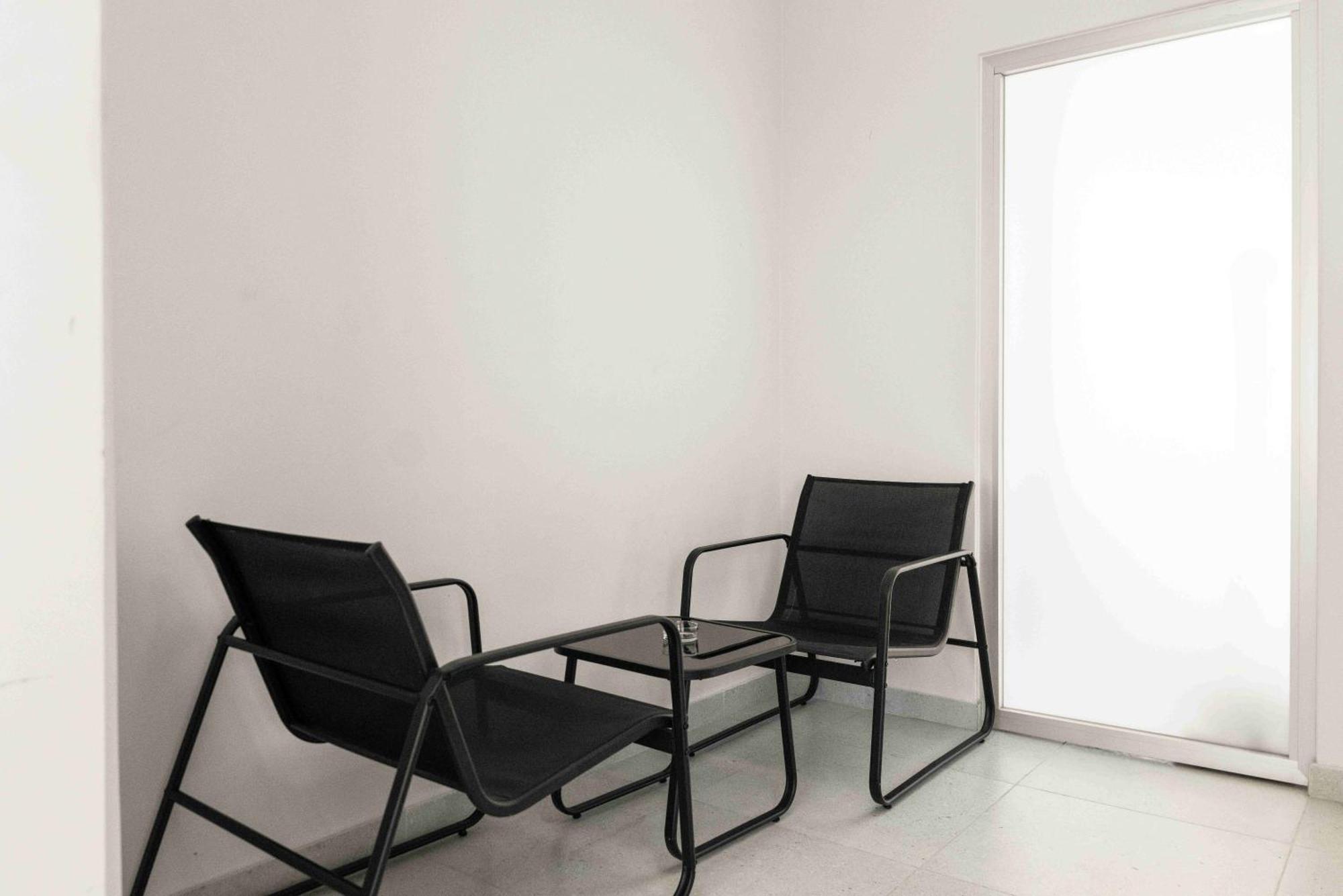 Phaedrus Living: Seaside Residences 03 Apartment *