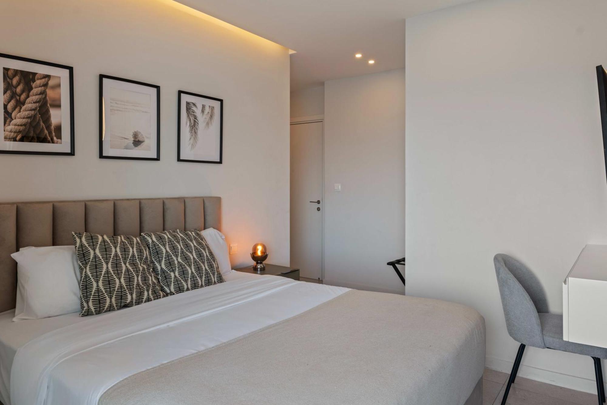 Apartment Phaedrus Living: Seaside Residences 03 *