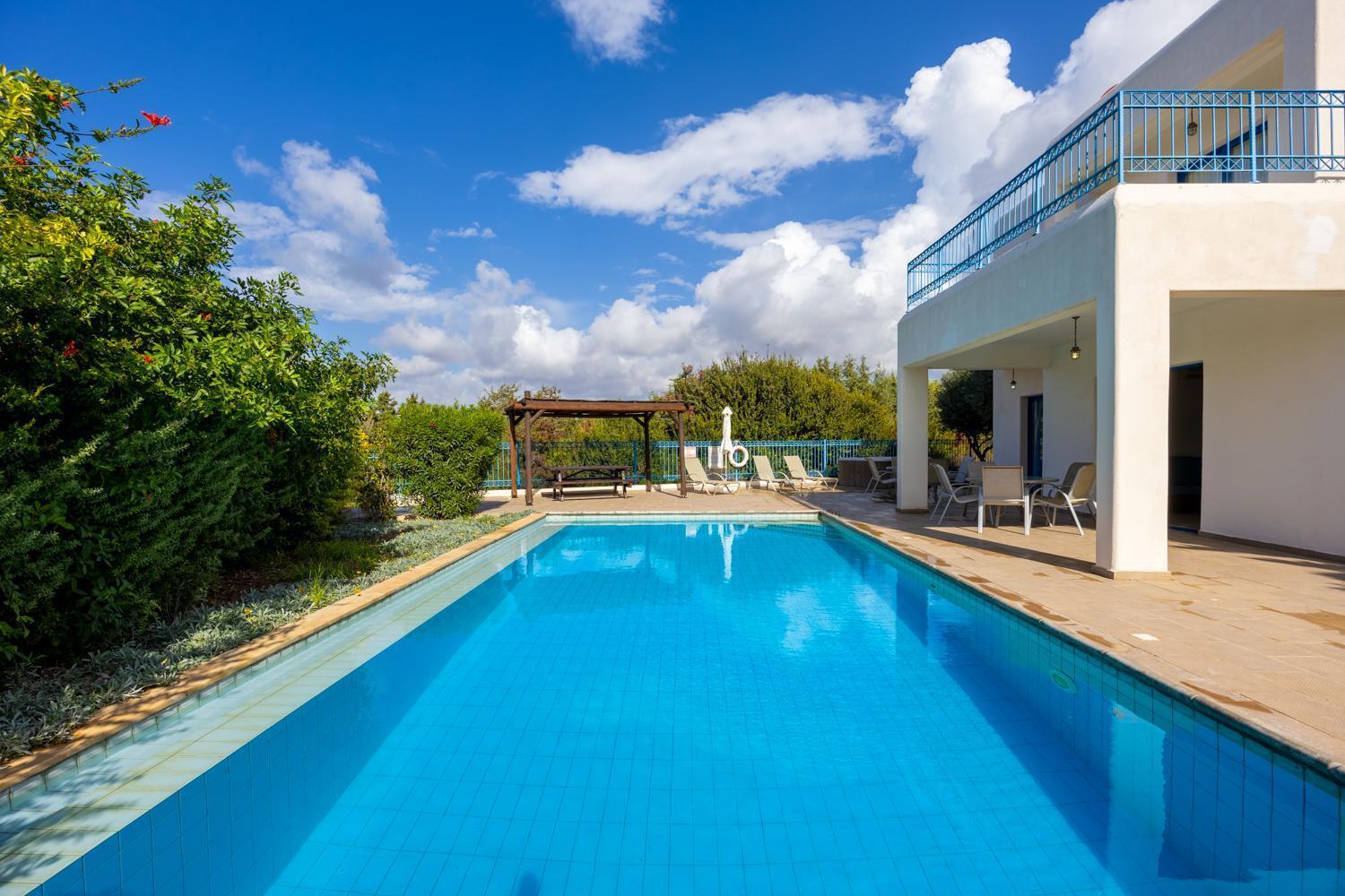 Villa Apollonas