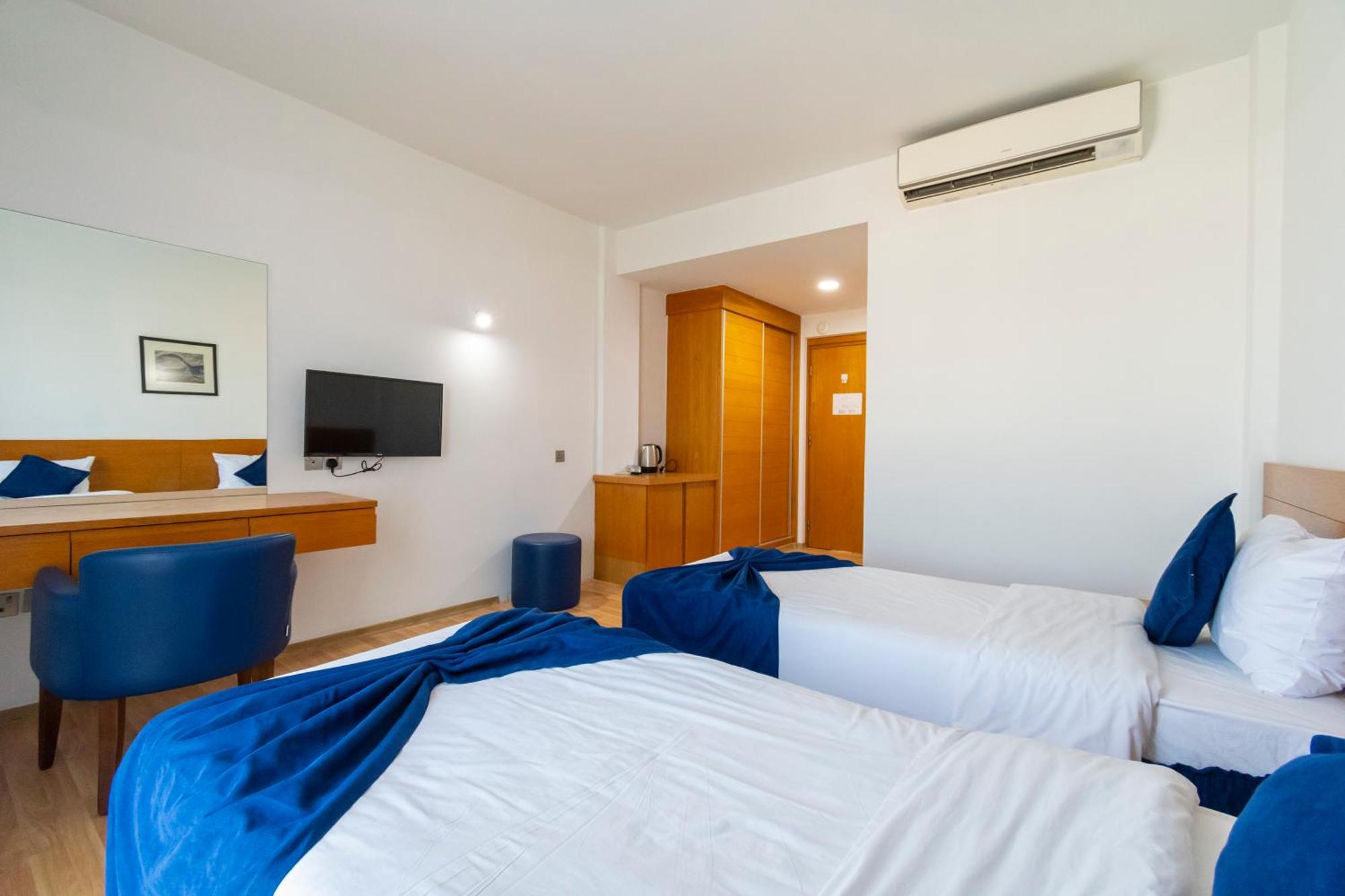 Hotel Bellapais Oasis 3*