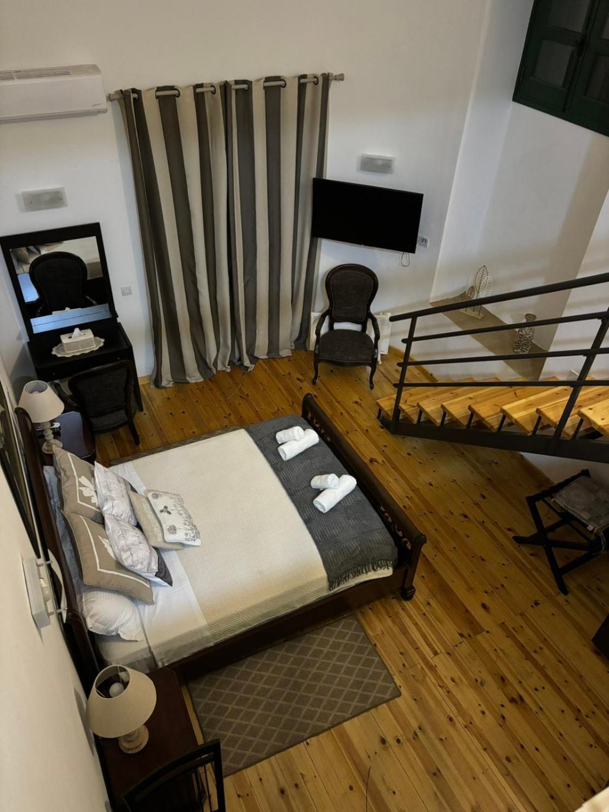 Theoxenia Aparthotel 2*