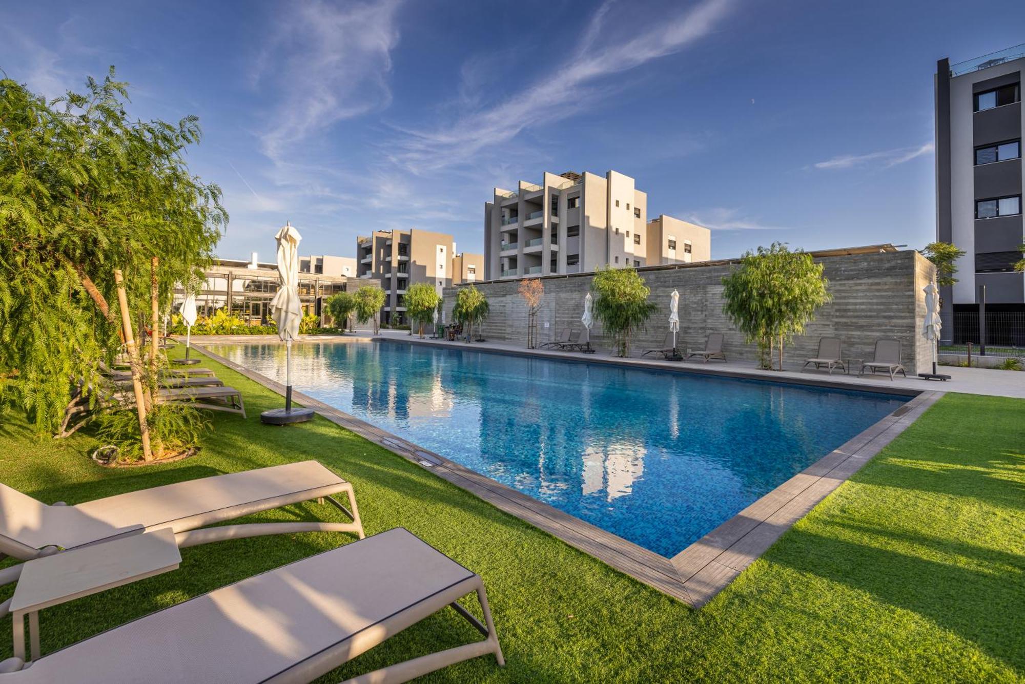 Sunset Gardens Apartment *