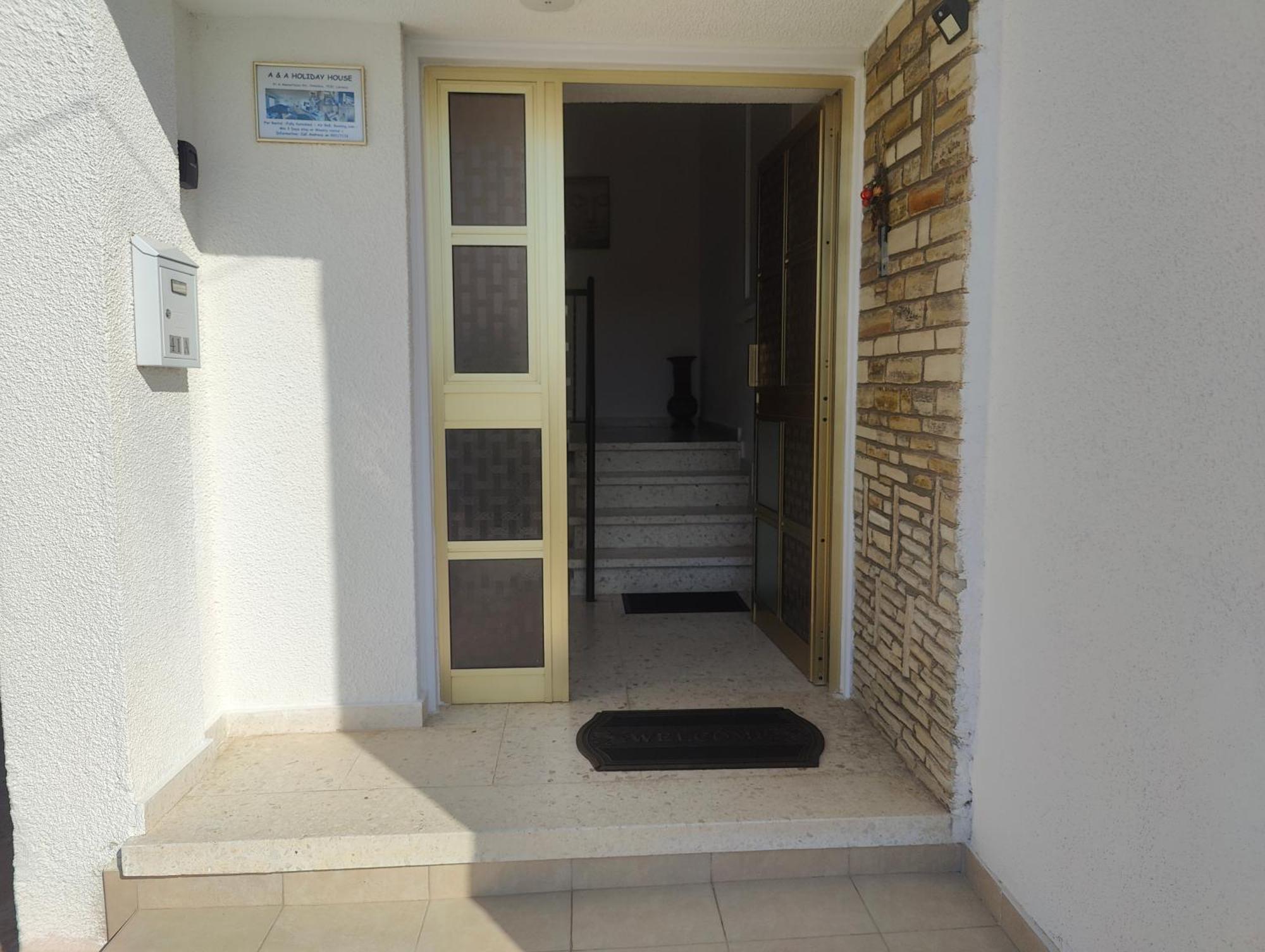 Apartment A & A House