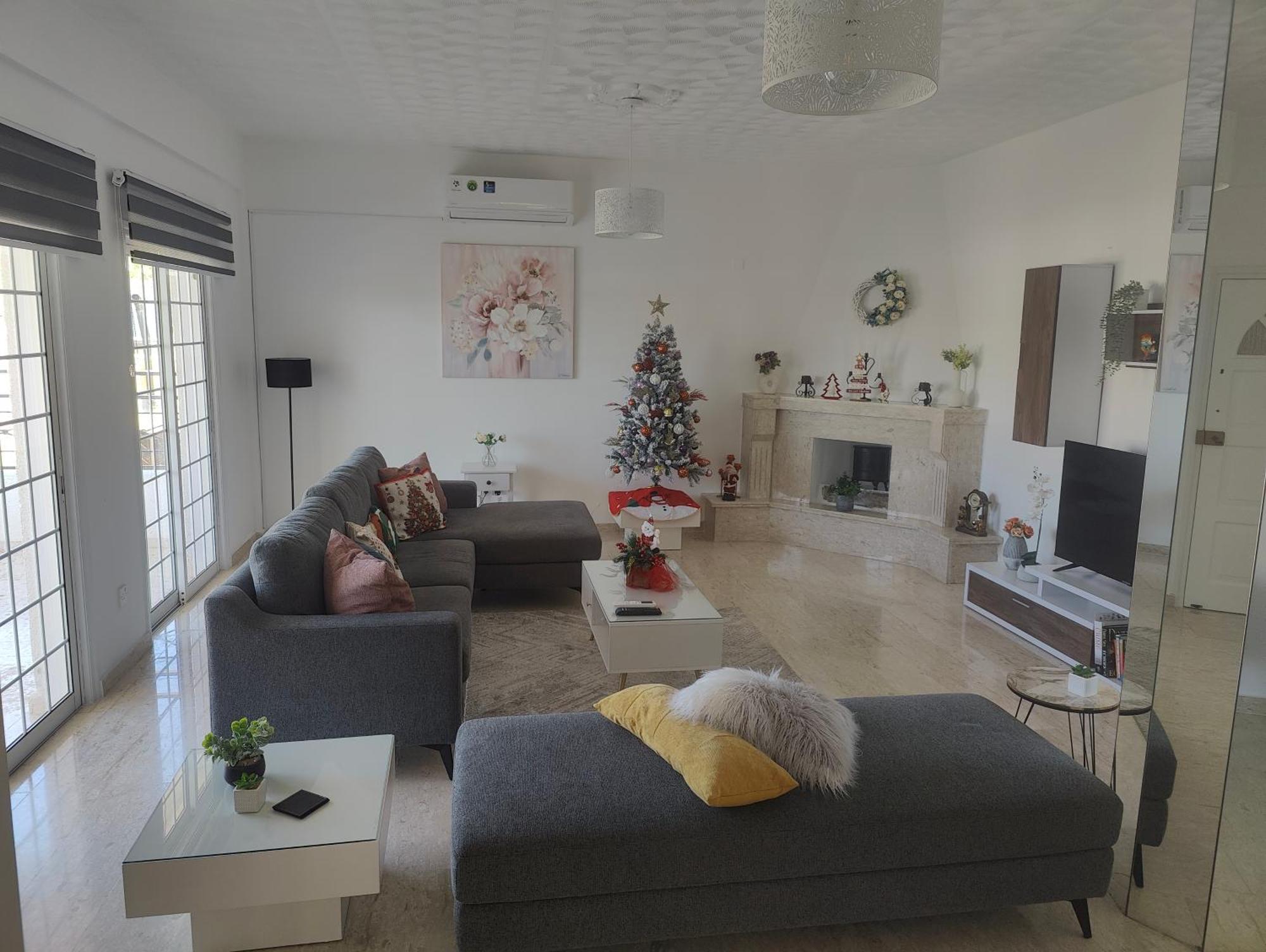 Apartment A & A House *