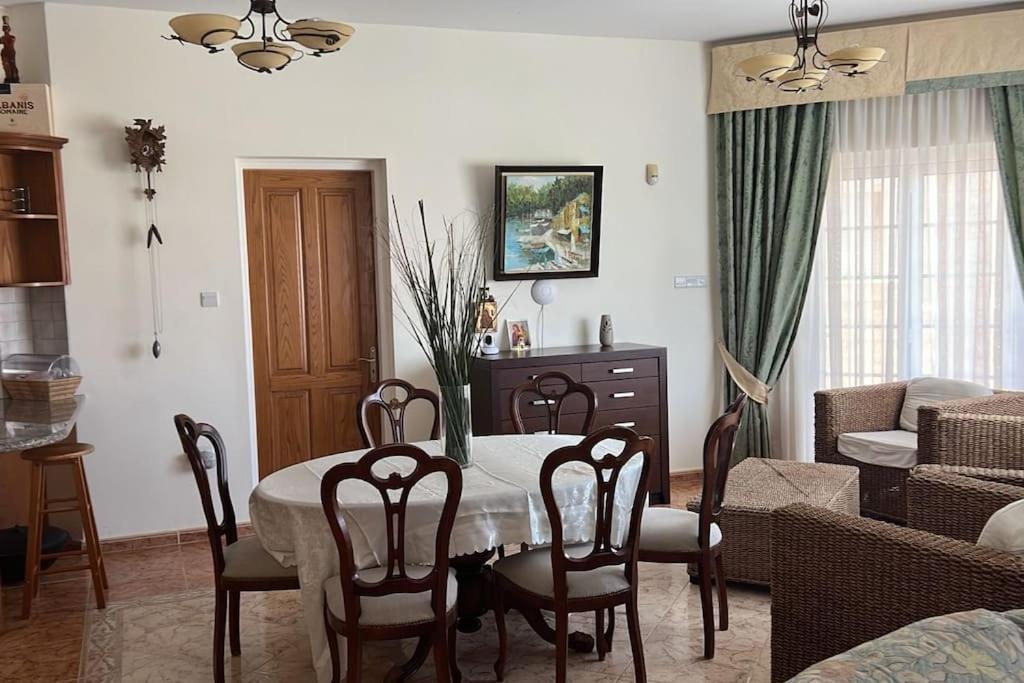 Luxury 3 Bedroom Sea -view Villa