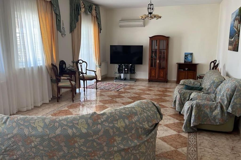 Villa Luxury 3 Bedroom Sea -view
