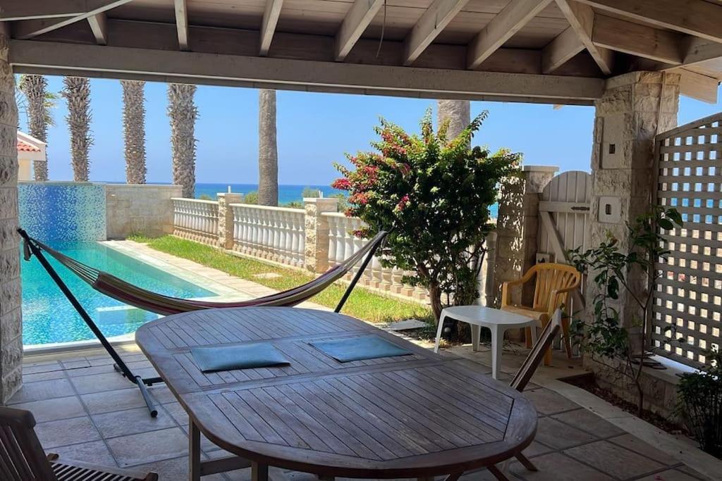 Luxury 3 Bedroom Sea -view Villa *