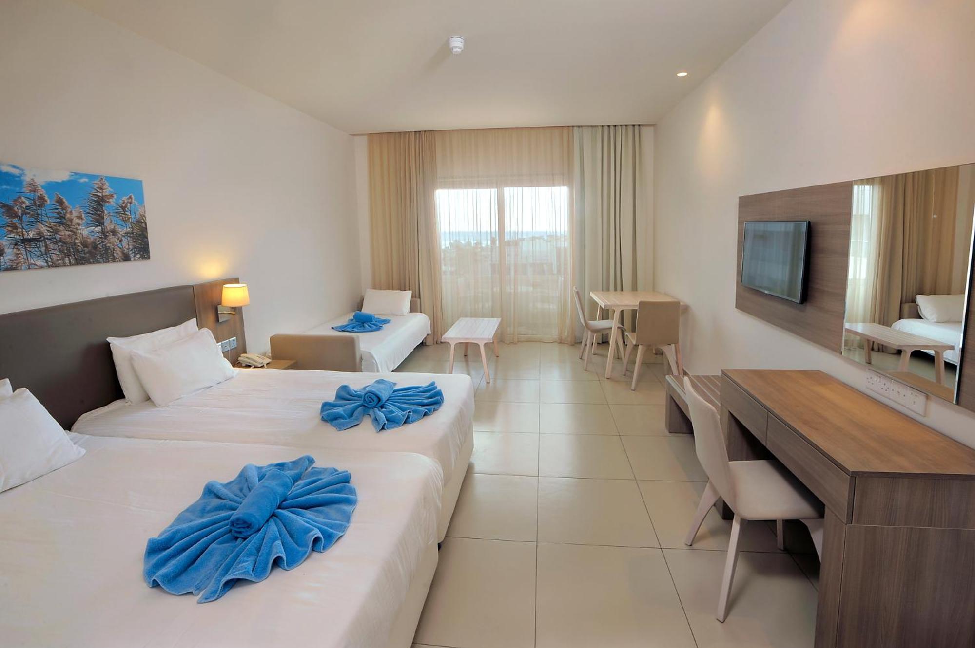 Euronapa Aparthotel 3*