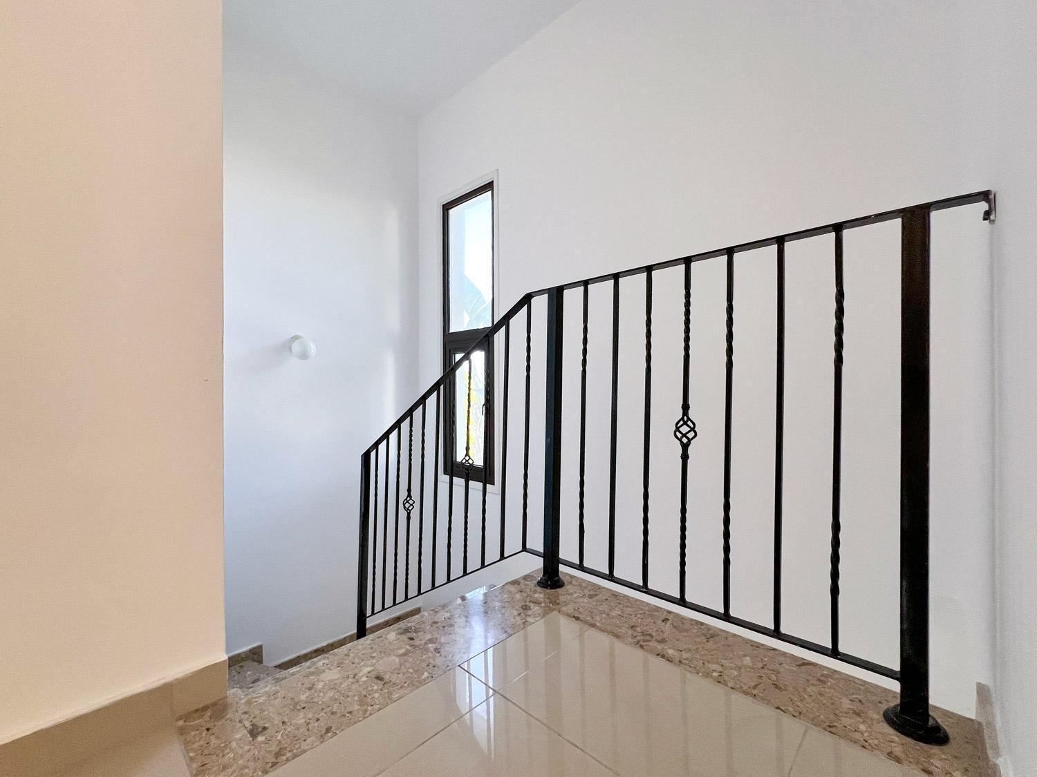 Aris Villa *