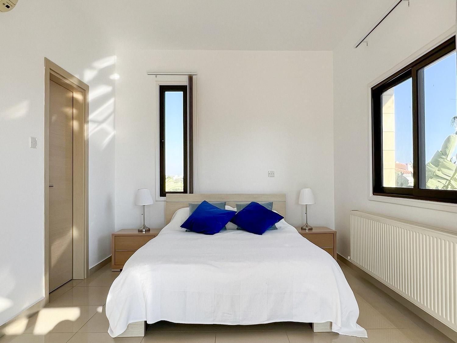 Aris Villa
