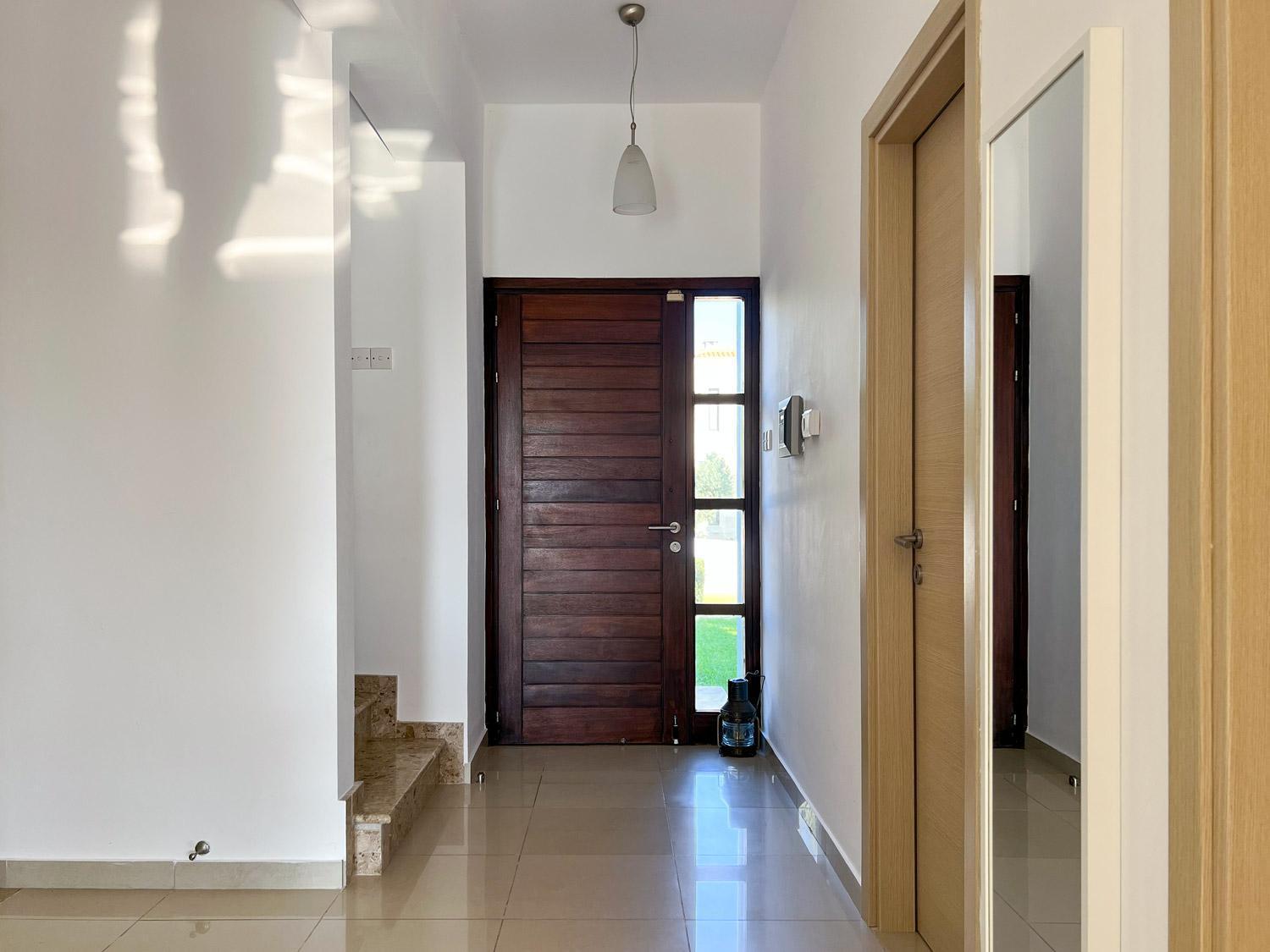 Aris Villa *