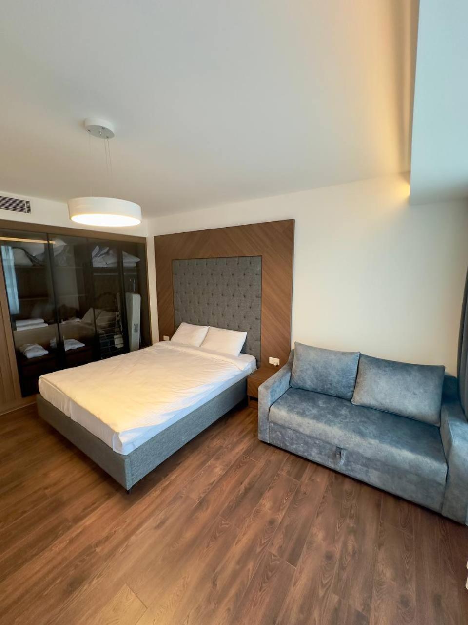 Grand Sapphire Apartment *