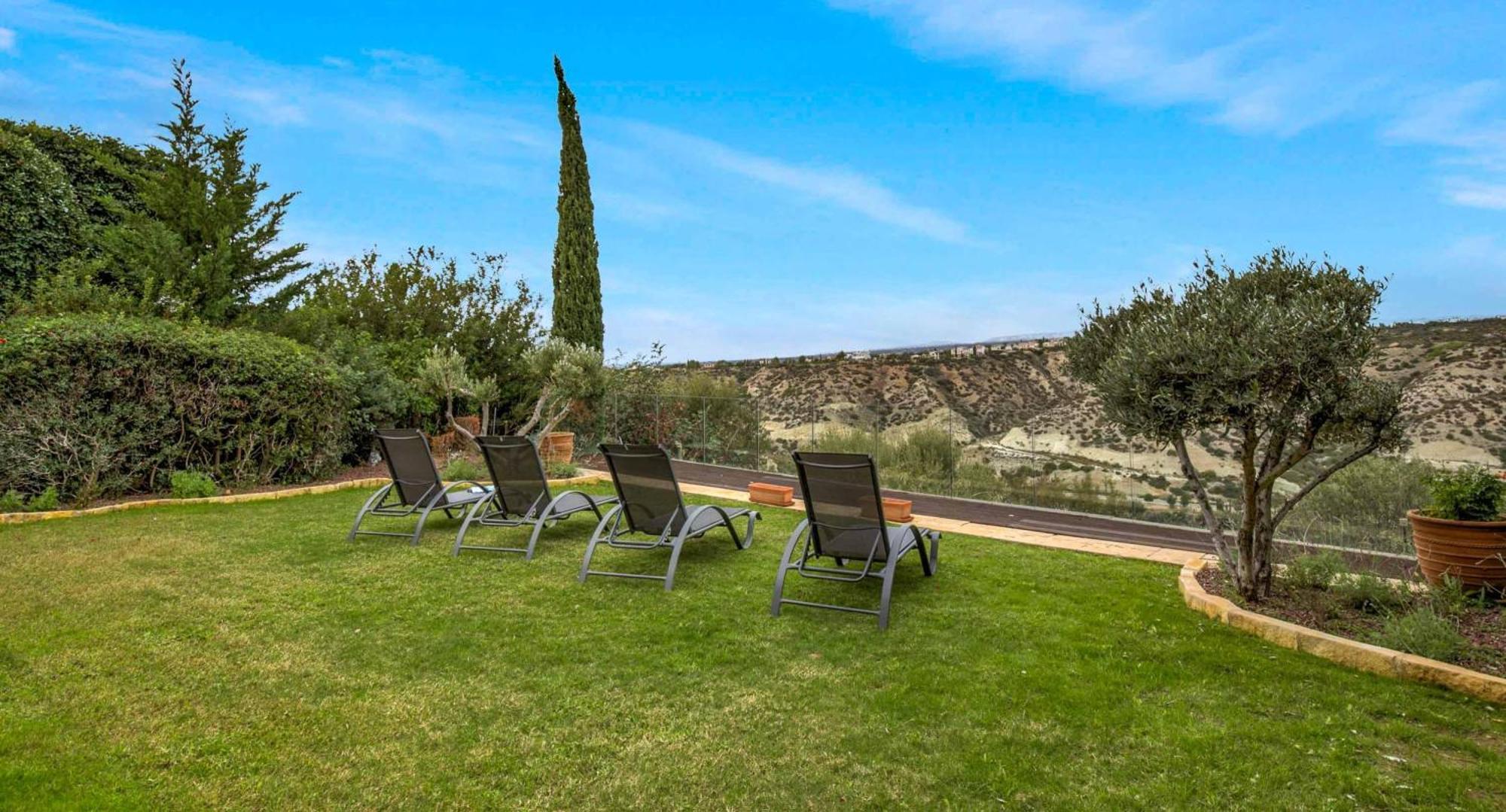 Beautiful Junior Gz01, Next To Communal Pool, Aphrodite Hills Villa Kouklia