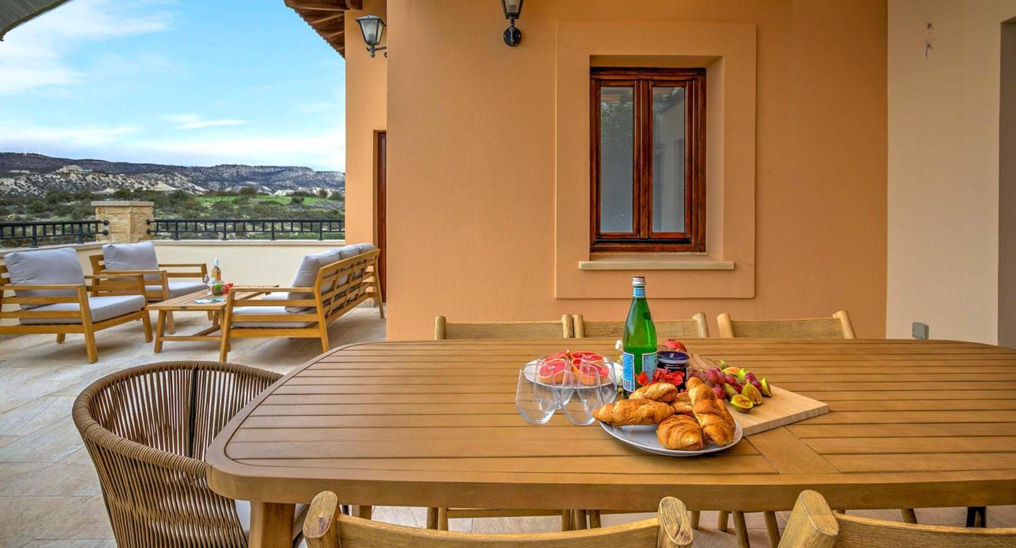 Beautiful Junior Gz01, Next To Communal Pool, Aphrodite Hills Villa *