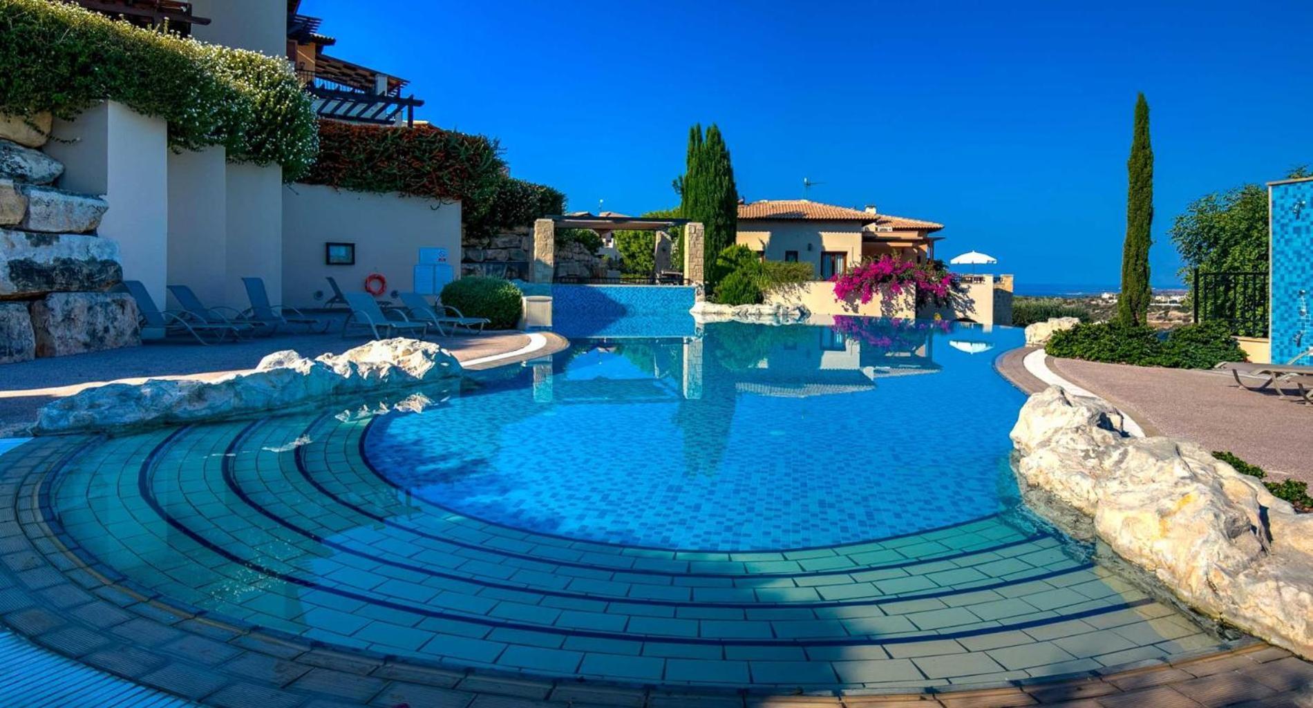 Villa Beautiful Junior Gz01, Next To Communal Pool, Aphrodite Hills *
