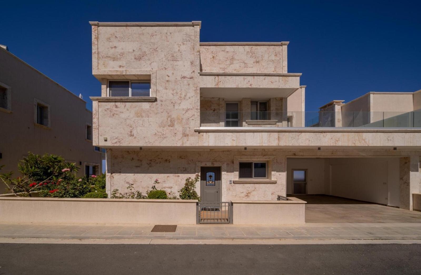 Olymp Luxury C - Seafront Elegance With Infinity Pool And Exclusive Lifestyle Kissonerga