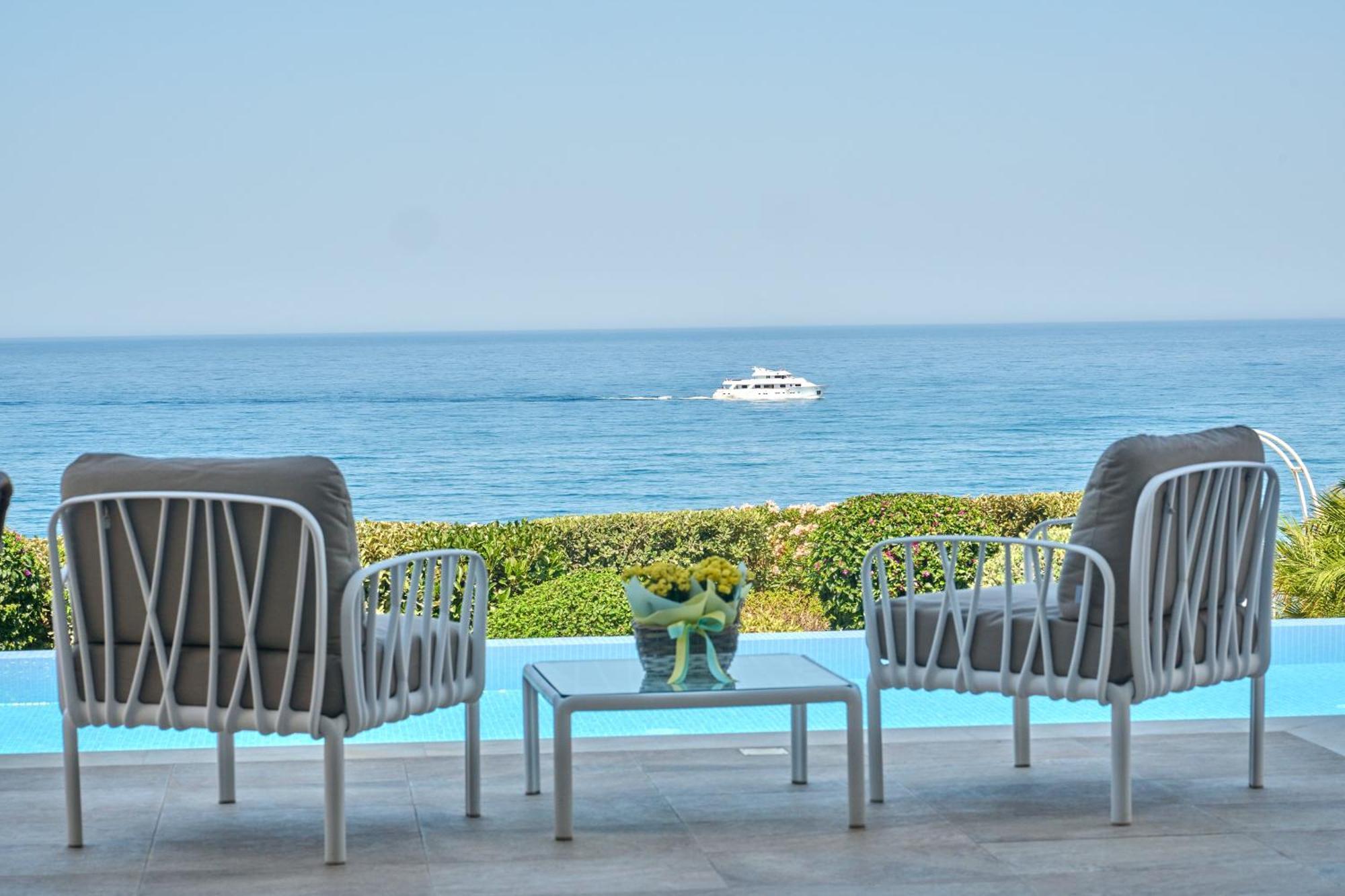Olymp Luxury C - Seafront Elegance With Infinity Pool And Exclusive Lifestyle