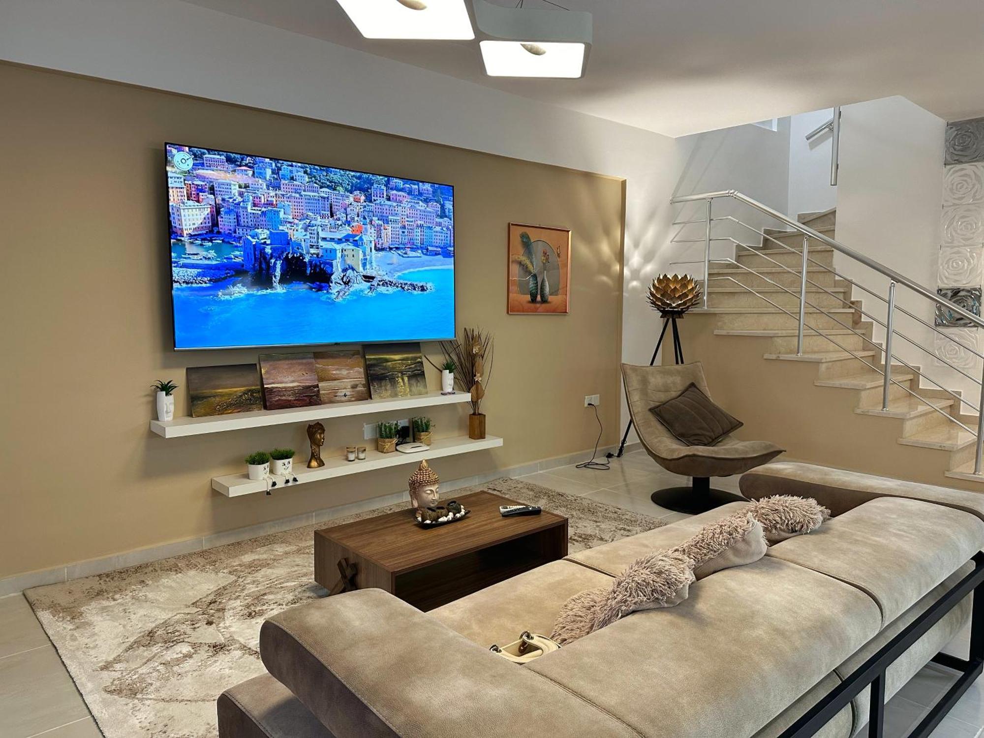 Luxury Caesar Villa