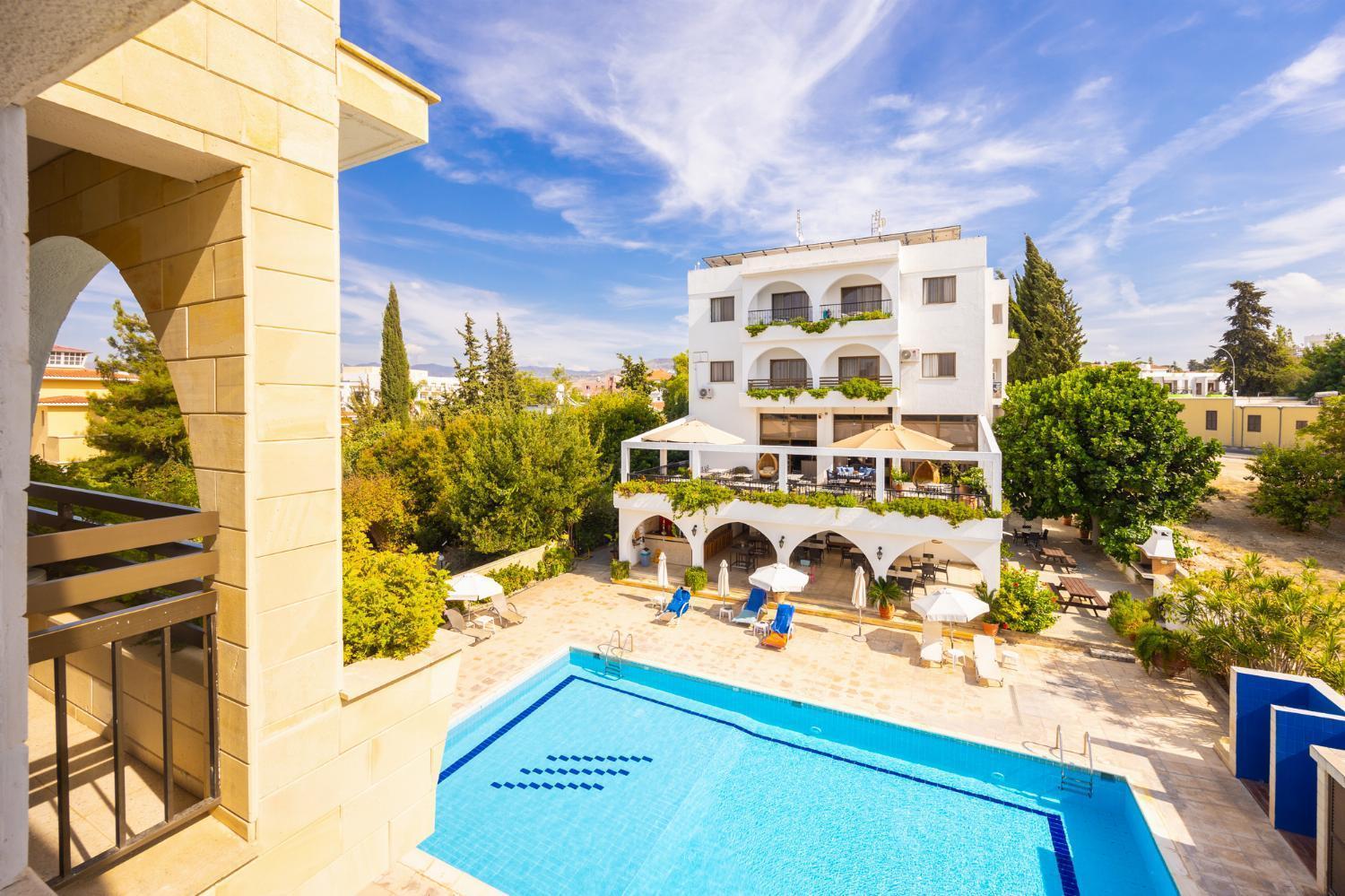 Stephanos Garden * Polis