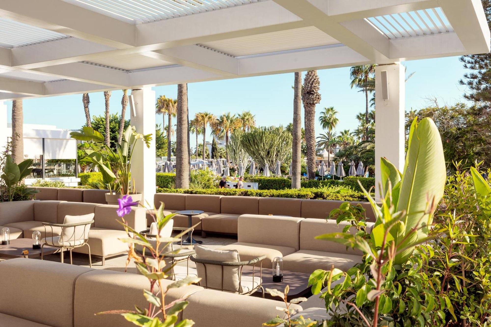 Sunwing Sandy Bay Village Aparthotel Ayia Napa