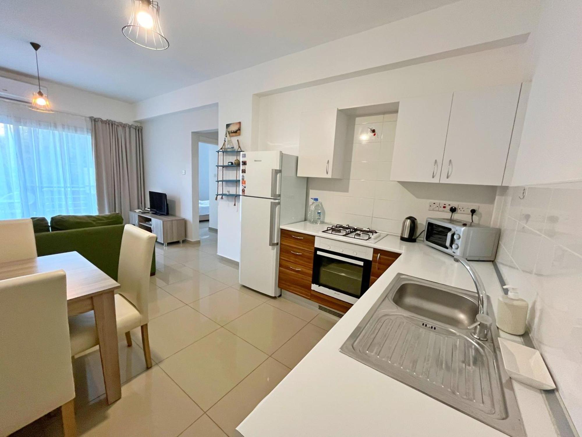 Quitet Two Bedroom With Private Garden Lukomorye D2