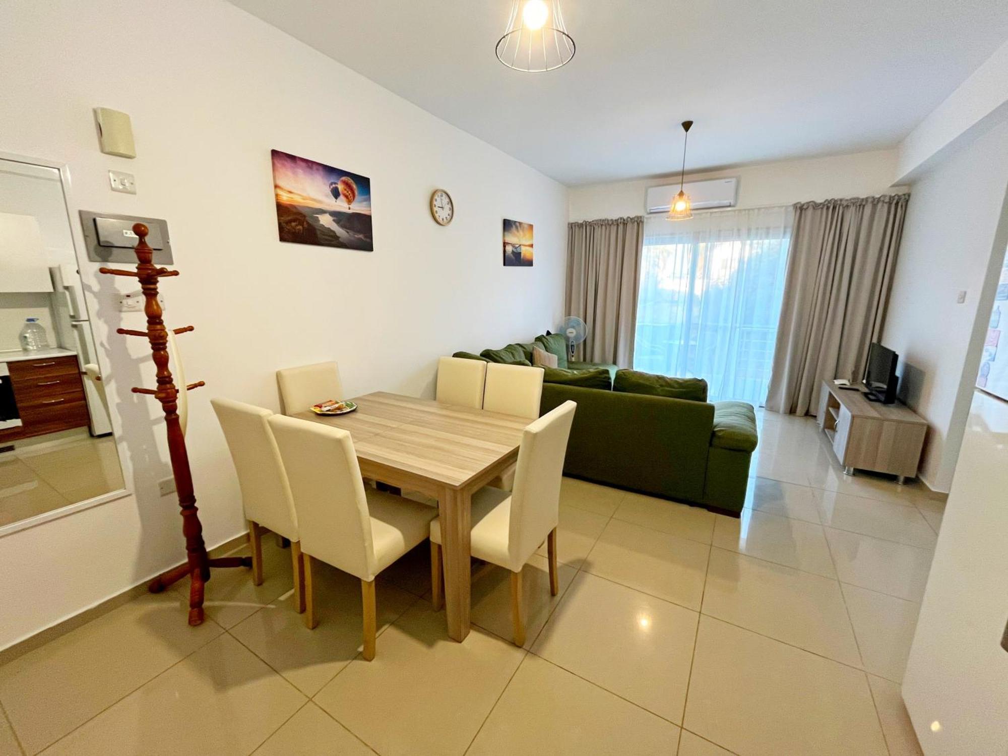 Quitet Two Bedroom With Private Garden Lukomorye D2 Apartment