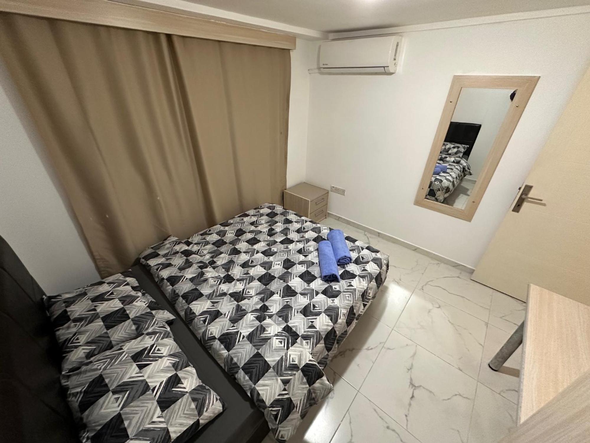 Apartment Kyrenia Center, 2 Bedroom, 1 Living Room, Residential *
