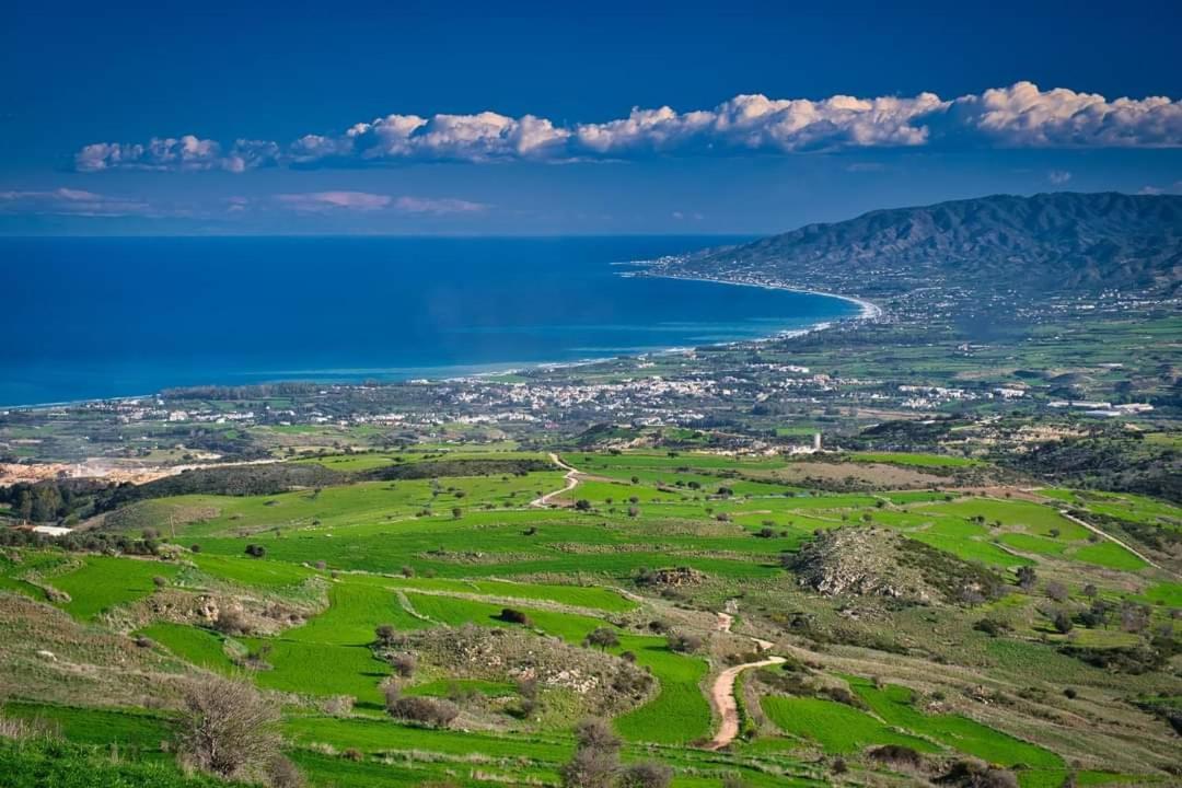 Holiday: Seafront Retreat With Pool In Paphos Villa Peyia