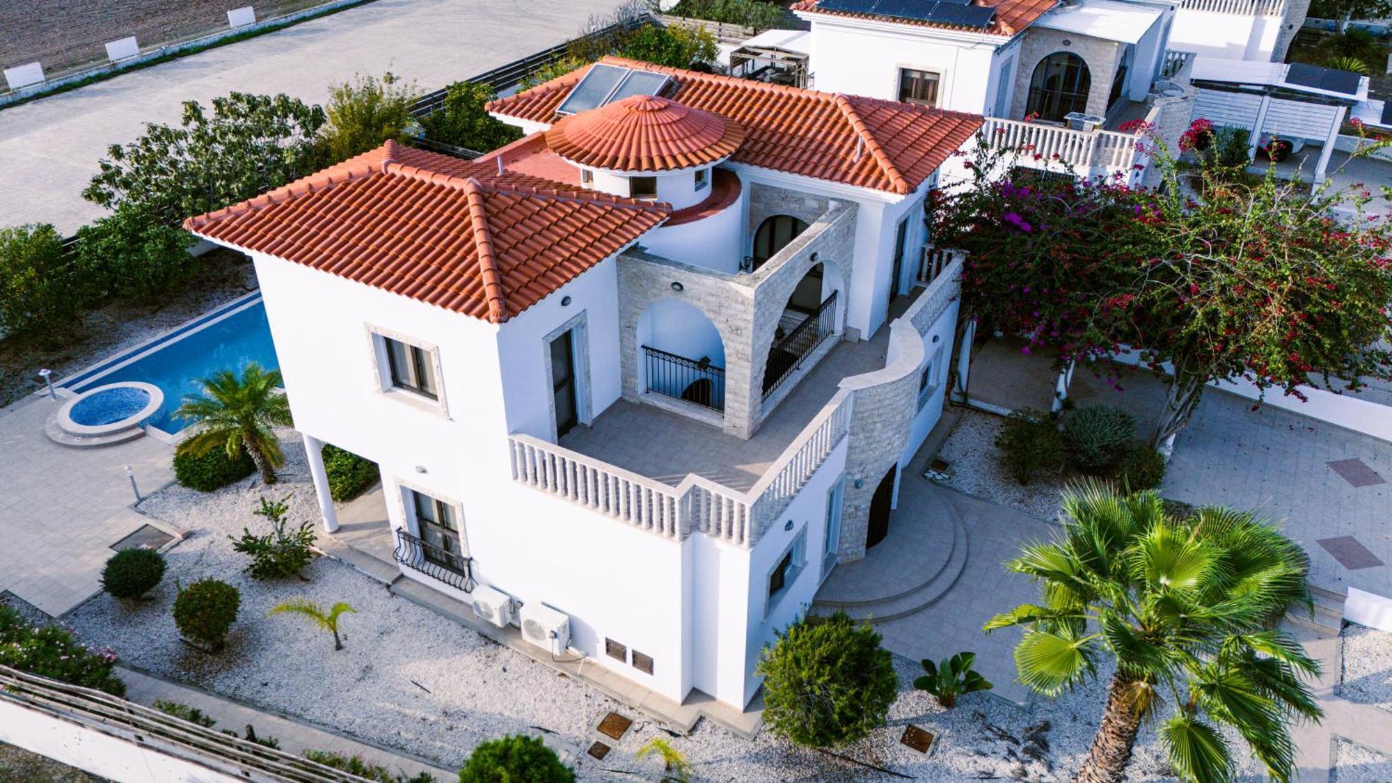 Beachfront With Private Pool And Exotic Fruit Garden Villa